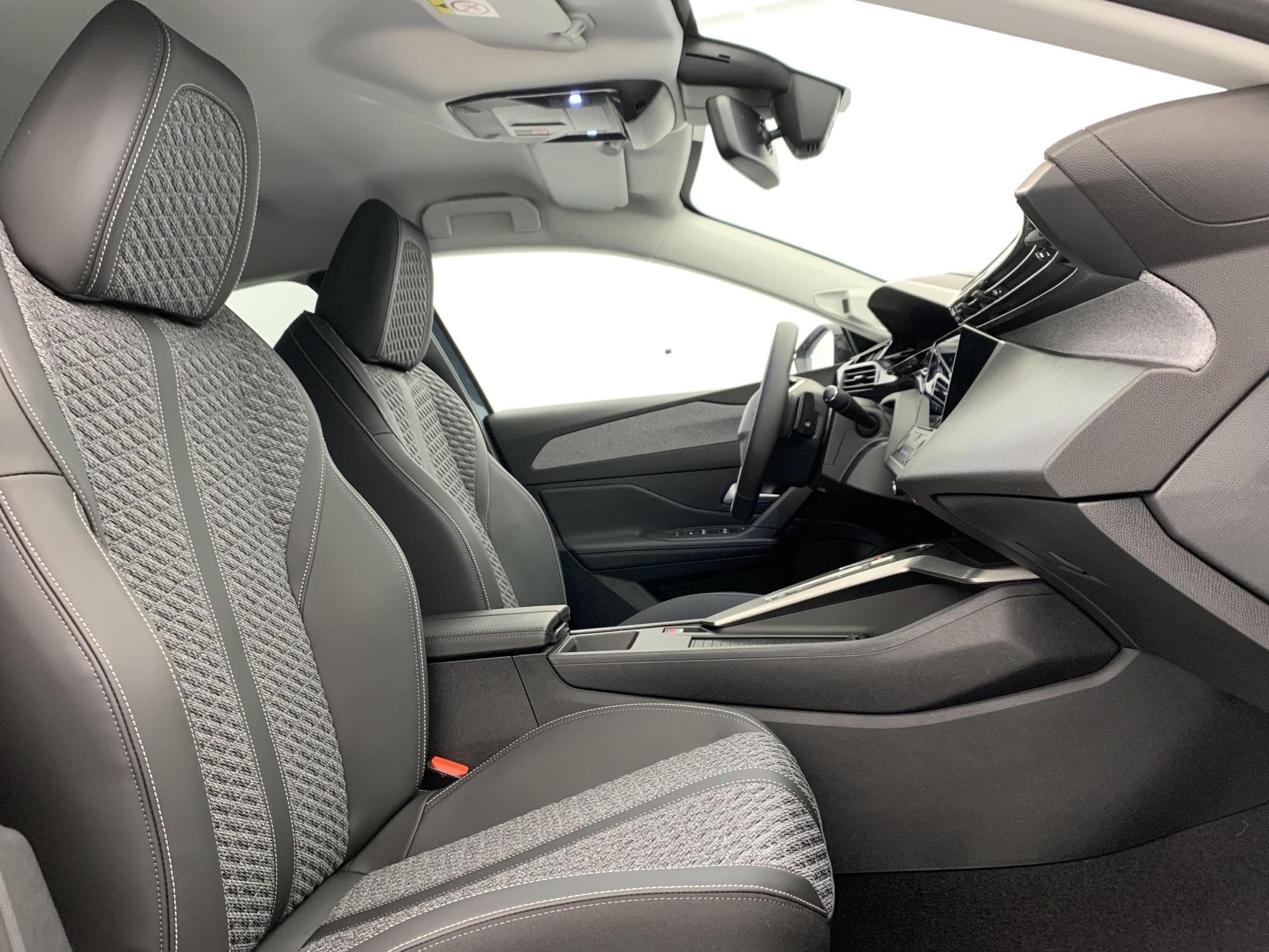 Peugeot 308 SW NOUVELLE BLUEHDI 130CH S&S EAT8 ALLURE (2026) - Foto 9