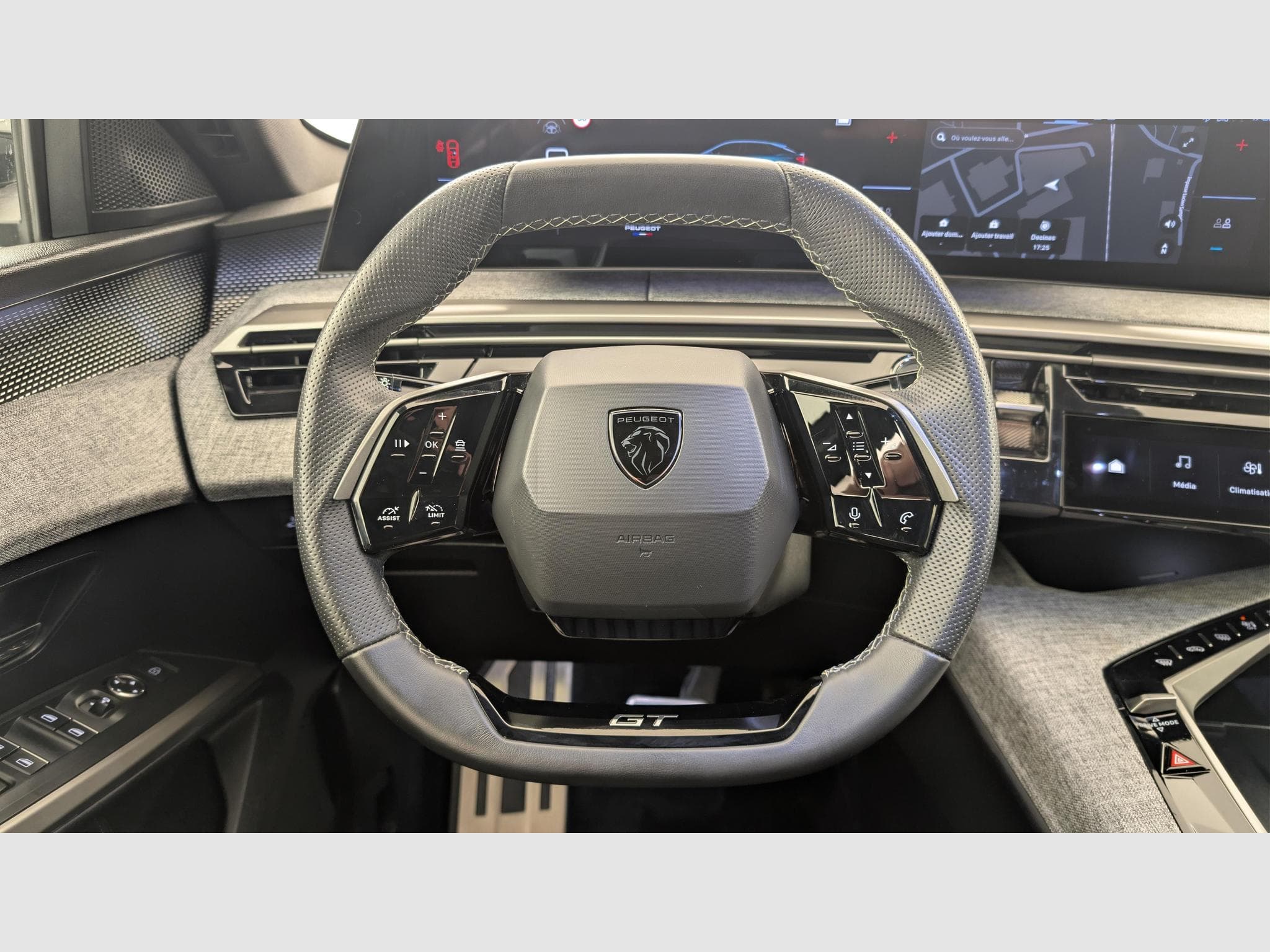 Peugeot 3008 Hybrid 145 e-DCS6 GT (2025) - Photo 12
