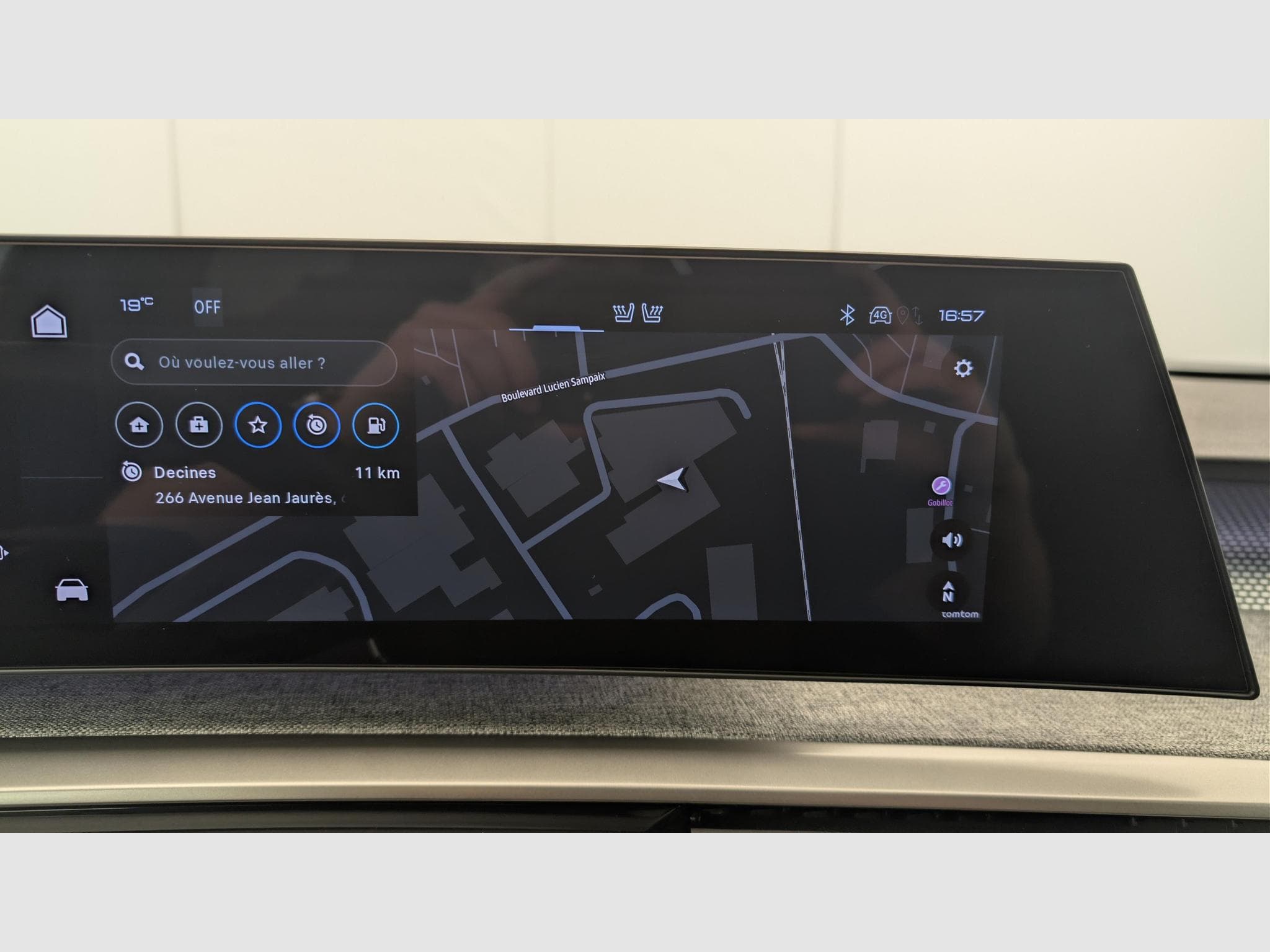 Peugeot 3008 Hybrid 145 e-DCS6 GT (2025) - Photo 16