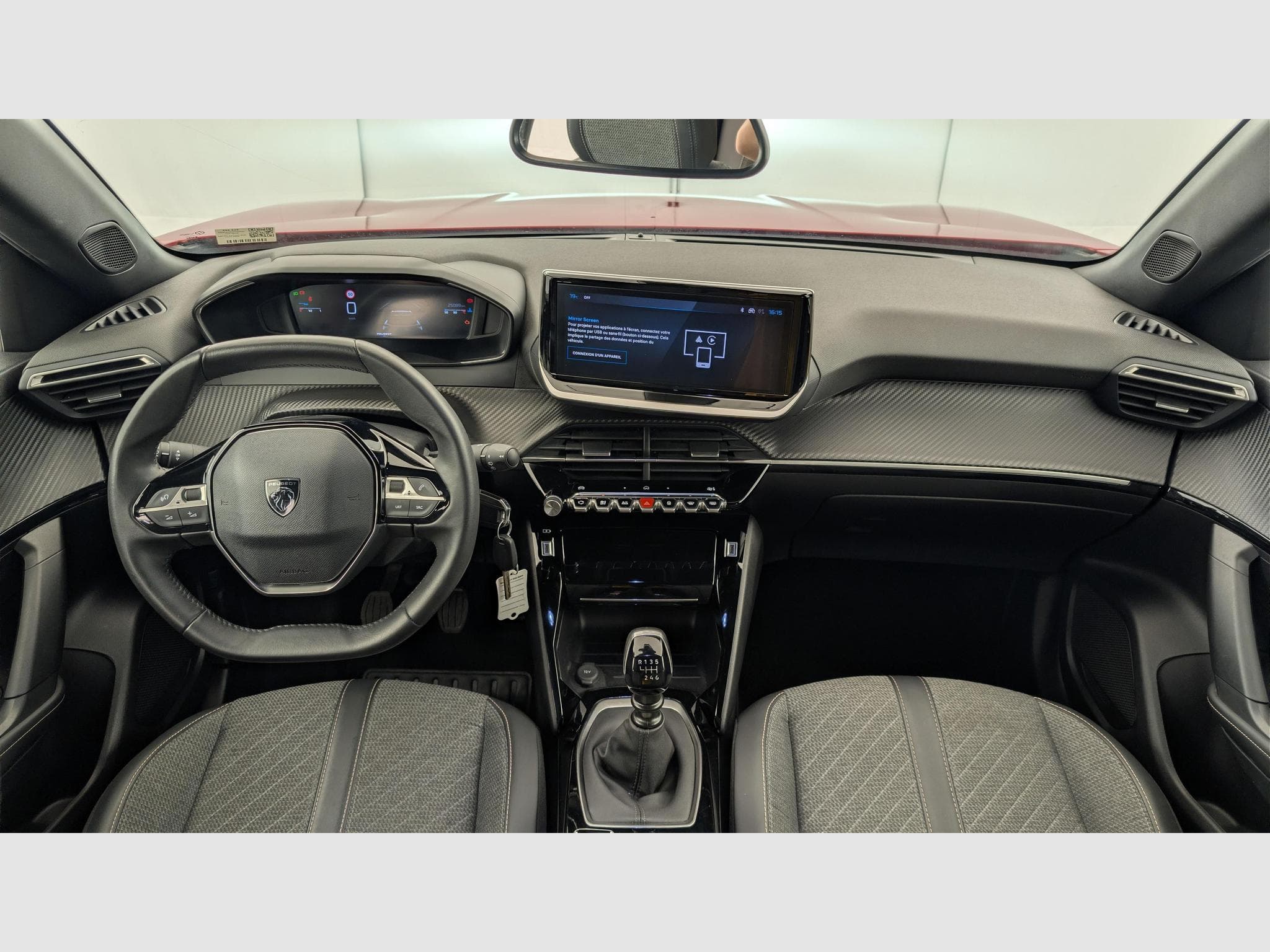 Peugeot 2008 PureTech 100 S&S BVM6 Allure (2024) - Photo 13