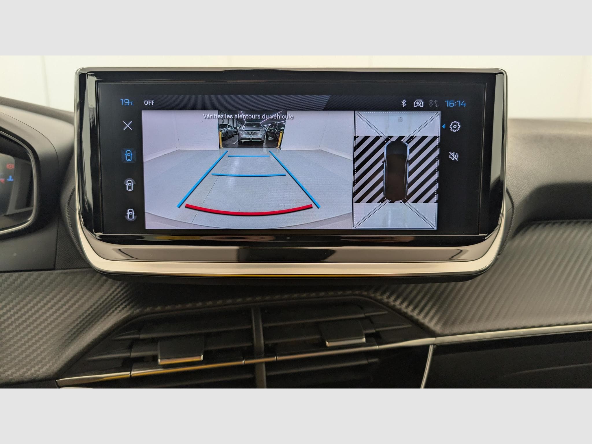 Peugeot 2008 PureTech 100 S&S BVM6 Allure (2024) - Photo 17