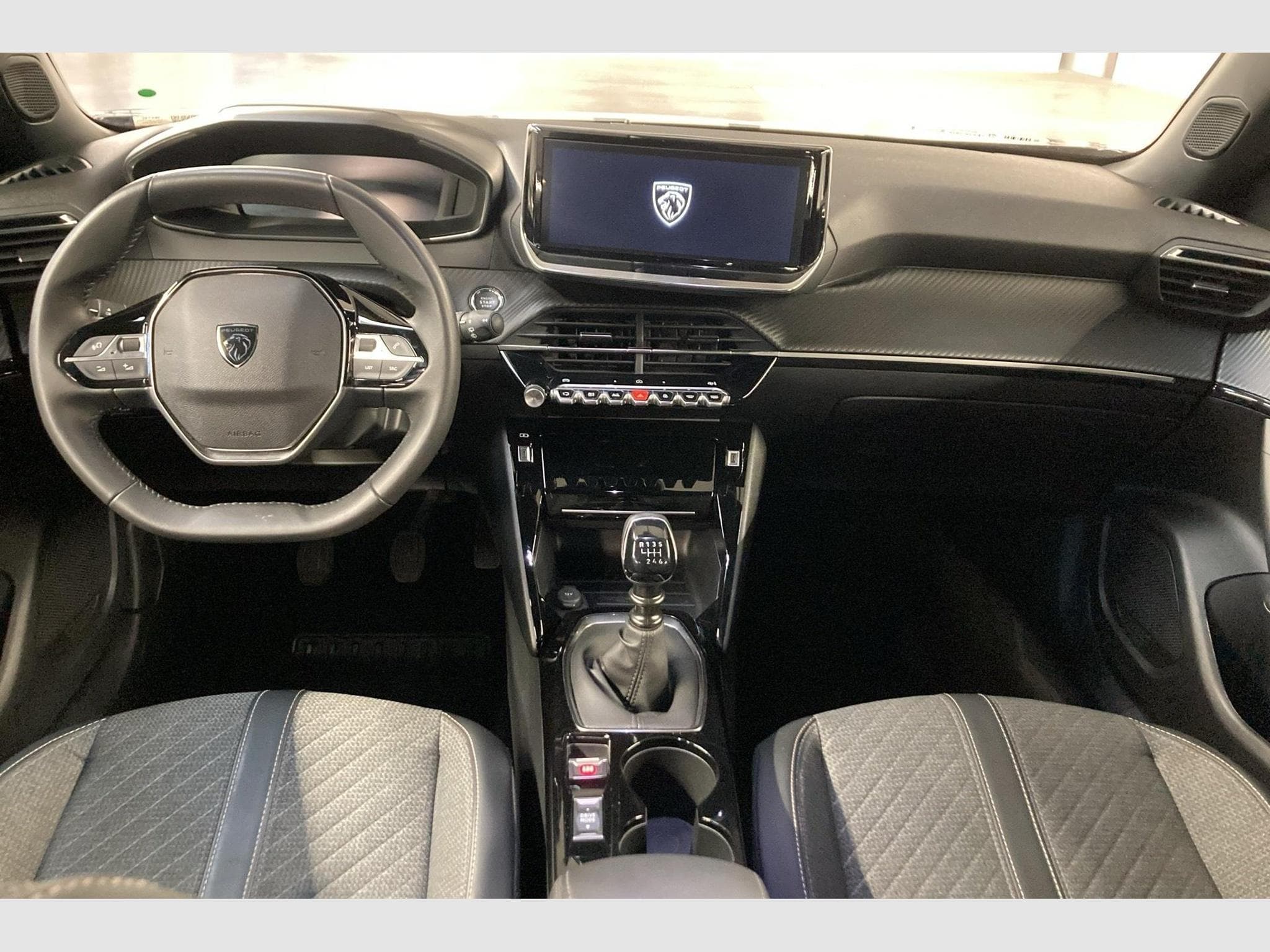 Peugeot 2008 100 S&S BVM6 Allure (2025) - Photo 12