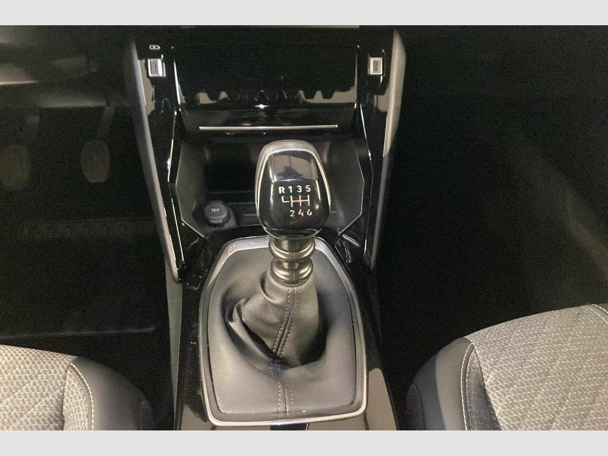 Peugeot 2008 100 S&S BVM6 Allure (2025) - Photo 16