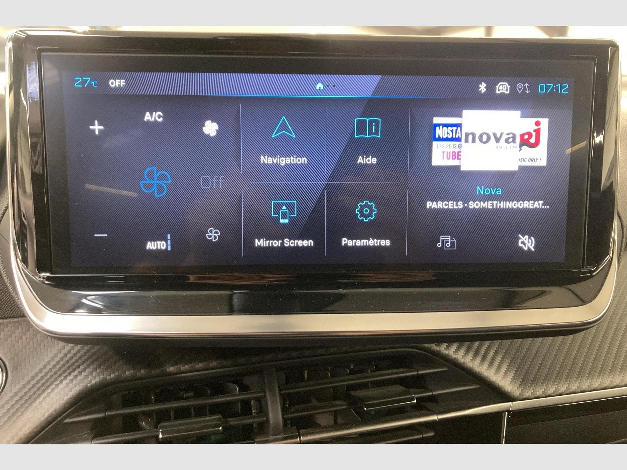 Peugeot 2008 100 S&S BVM6 Allure (2025) - Photo 19