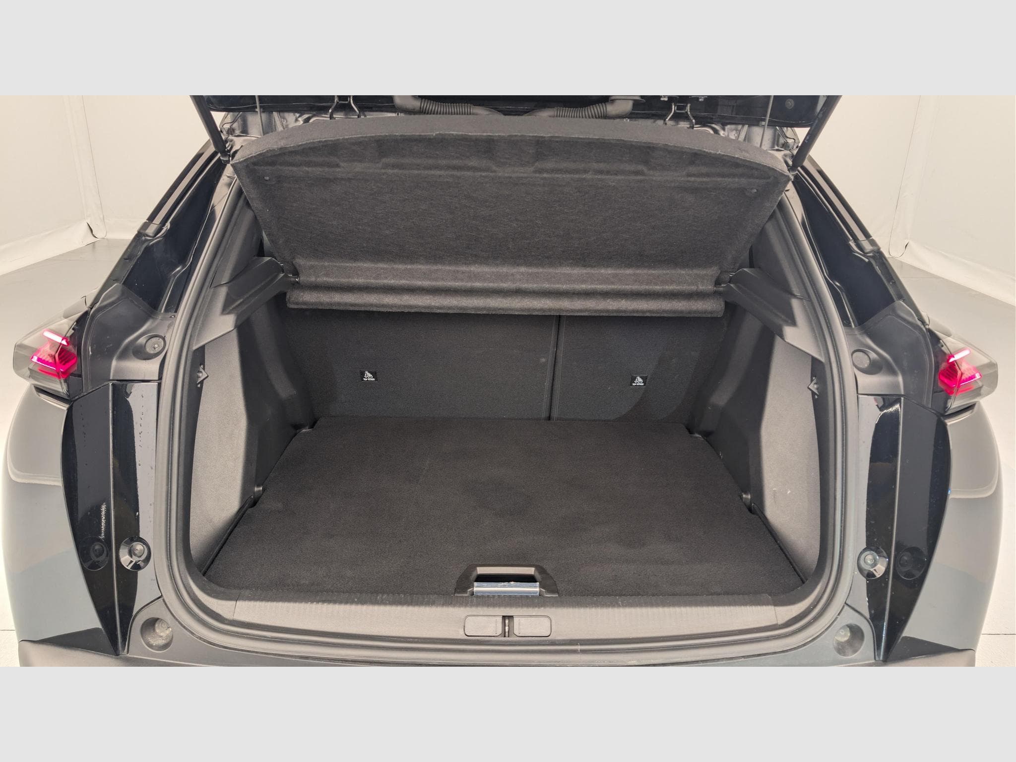 Peugeot 2008 100 S&S BVM6 Allure (2025) - Photo 11