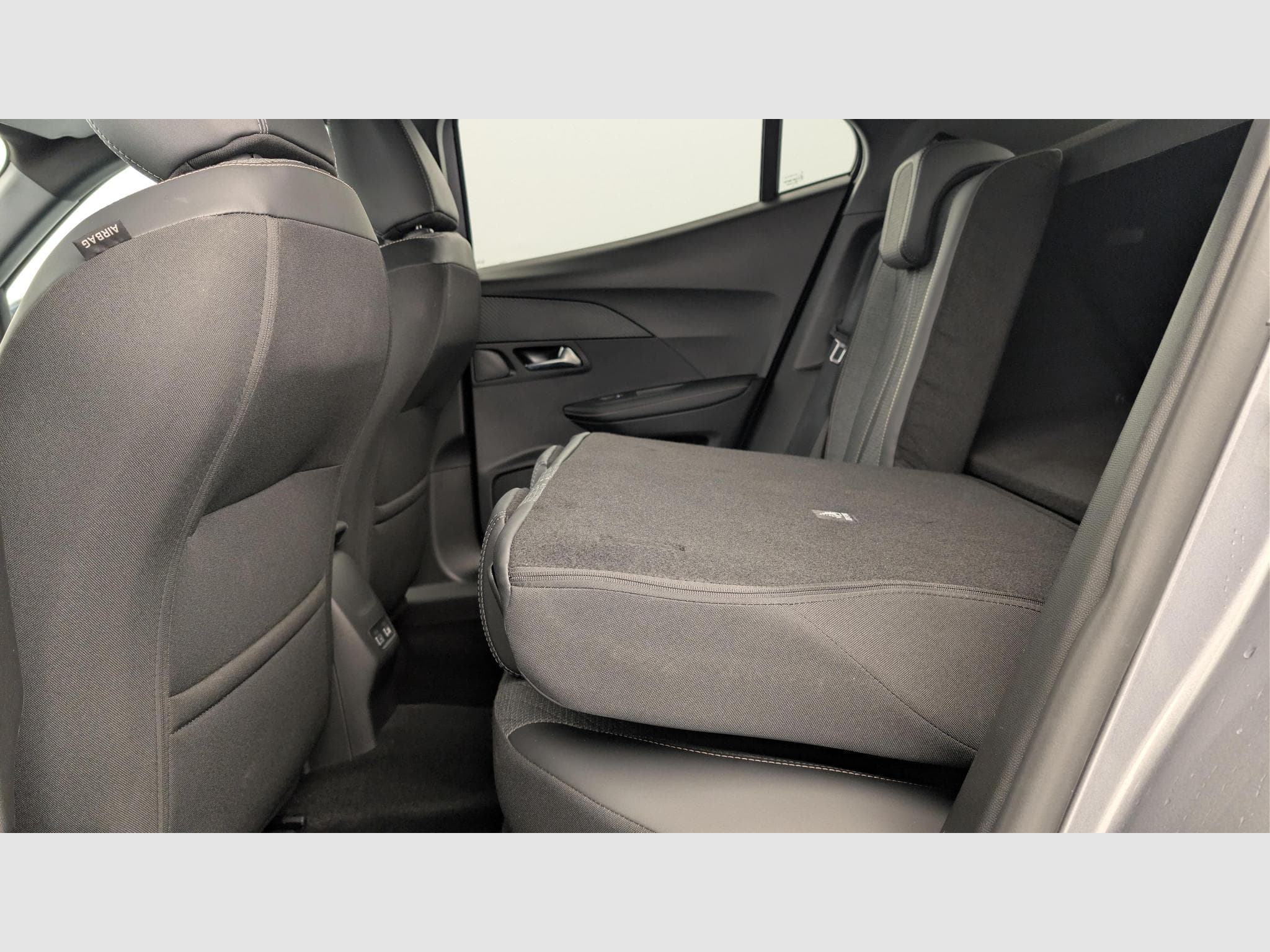 Peugeot 2008 100 S&S BVM6 Allure (2025) - Photo 12