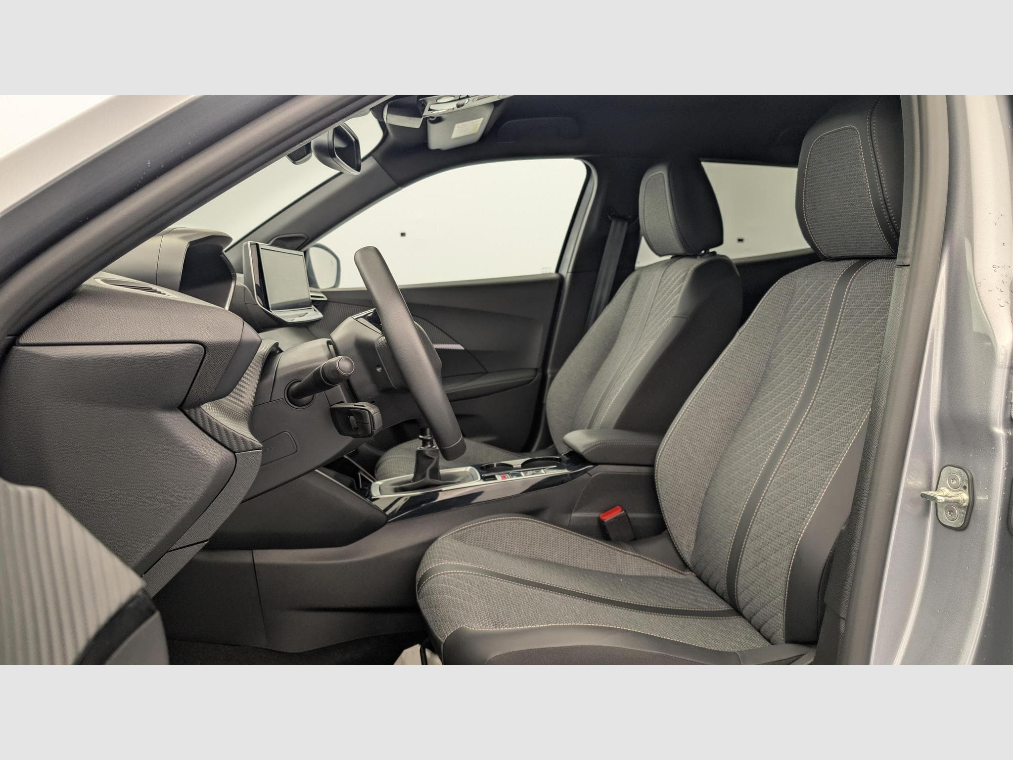 Peugeot 2008 100 S&S BVM6 Allure (2025) - Photo 16