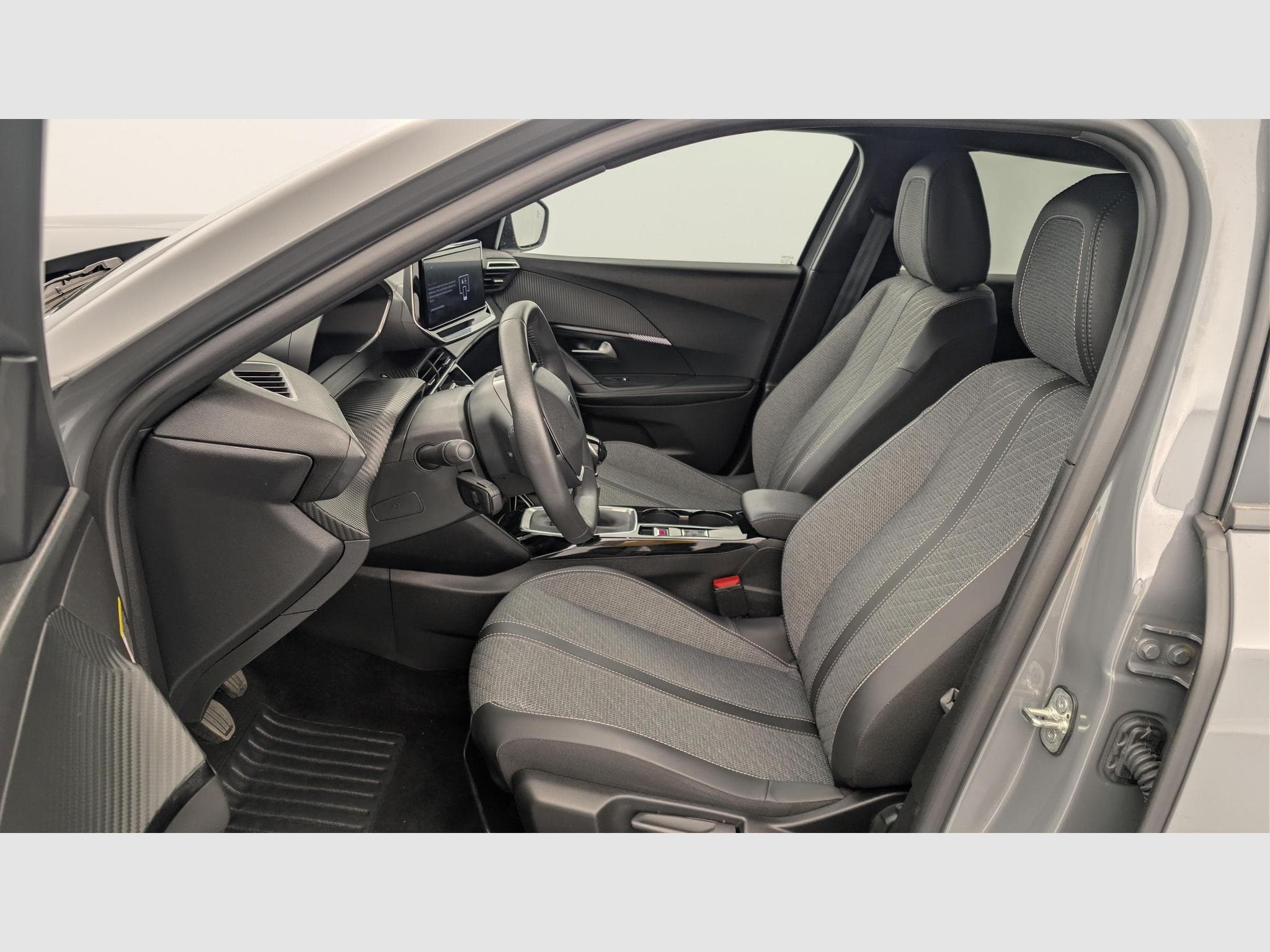 Peugeot 2008 100 S&S BVM6 Allure (2025) - Photo 16