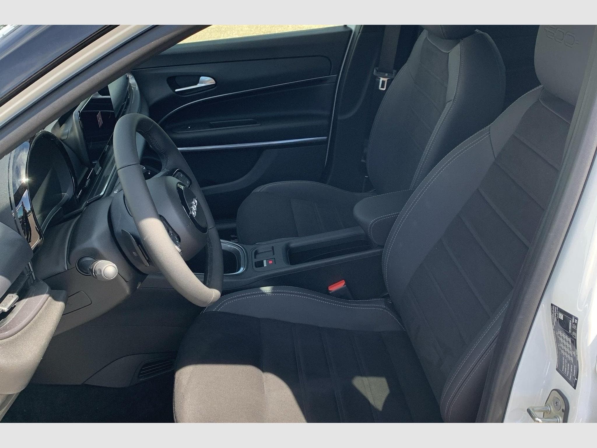 Fiat 600 T-Gen 3 1.2 Hybrid 145ch eDCT6 Sport (2026) - Foto 9