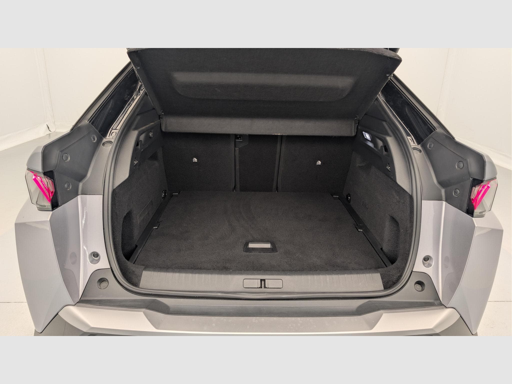 Peugeot 3008 Hybrid 145 e-DCS6 GT (2025) - Foto 11