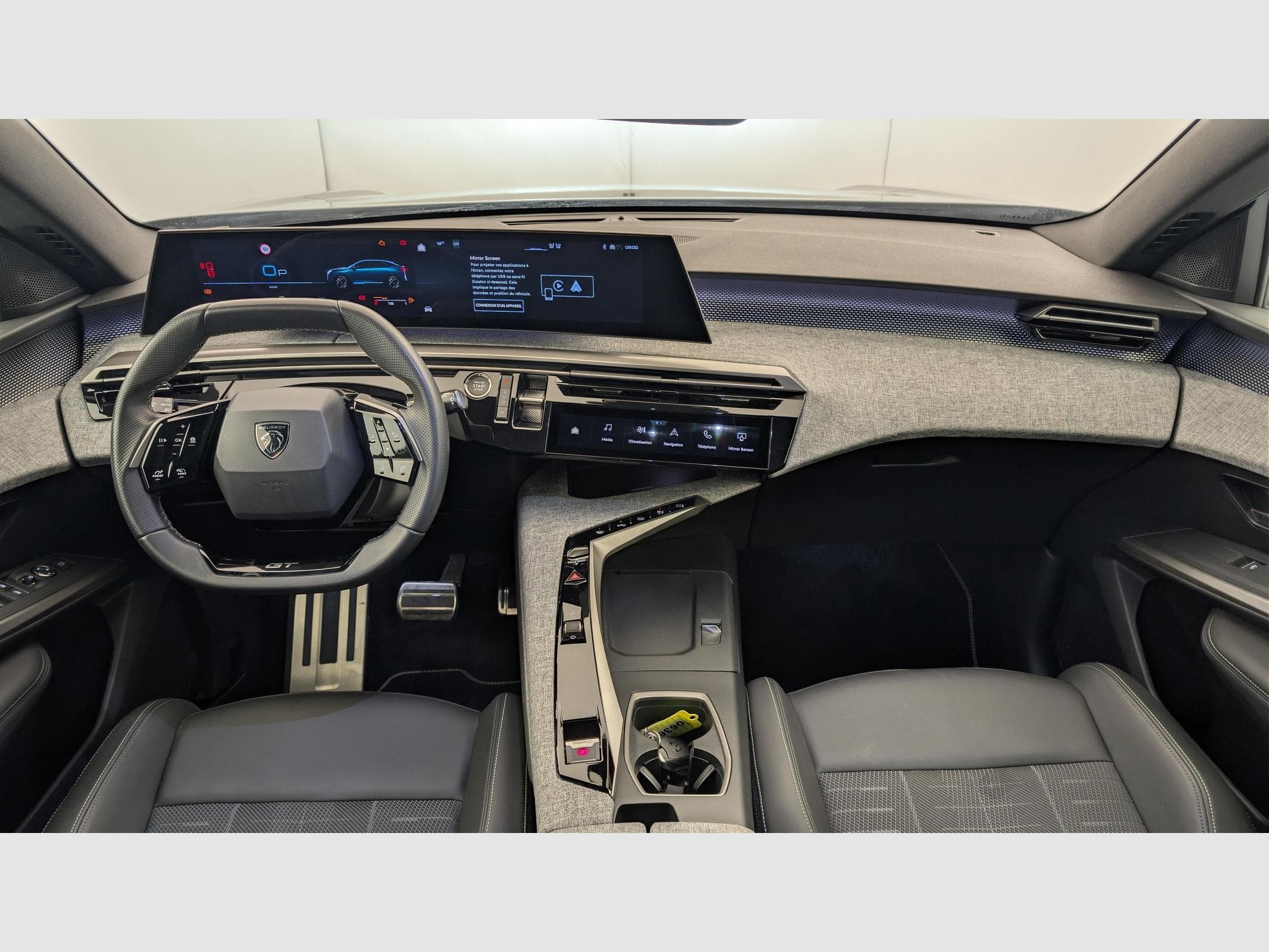 Peugeot 3008 Hybrid 145 e-DCS6 GT (2025) - Foto 13