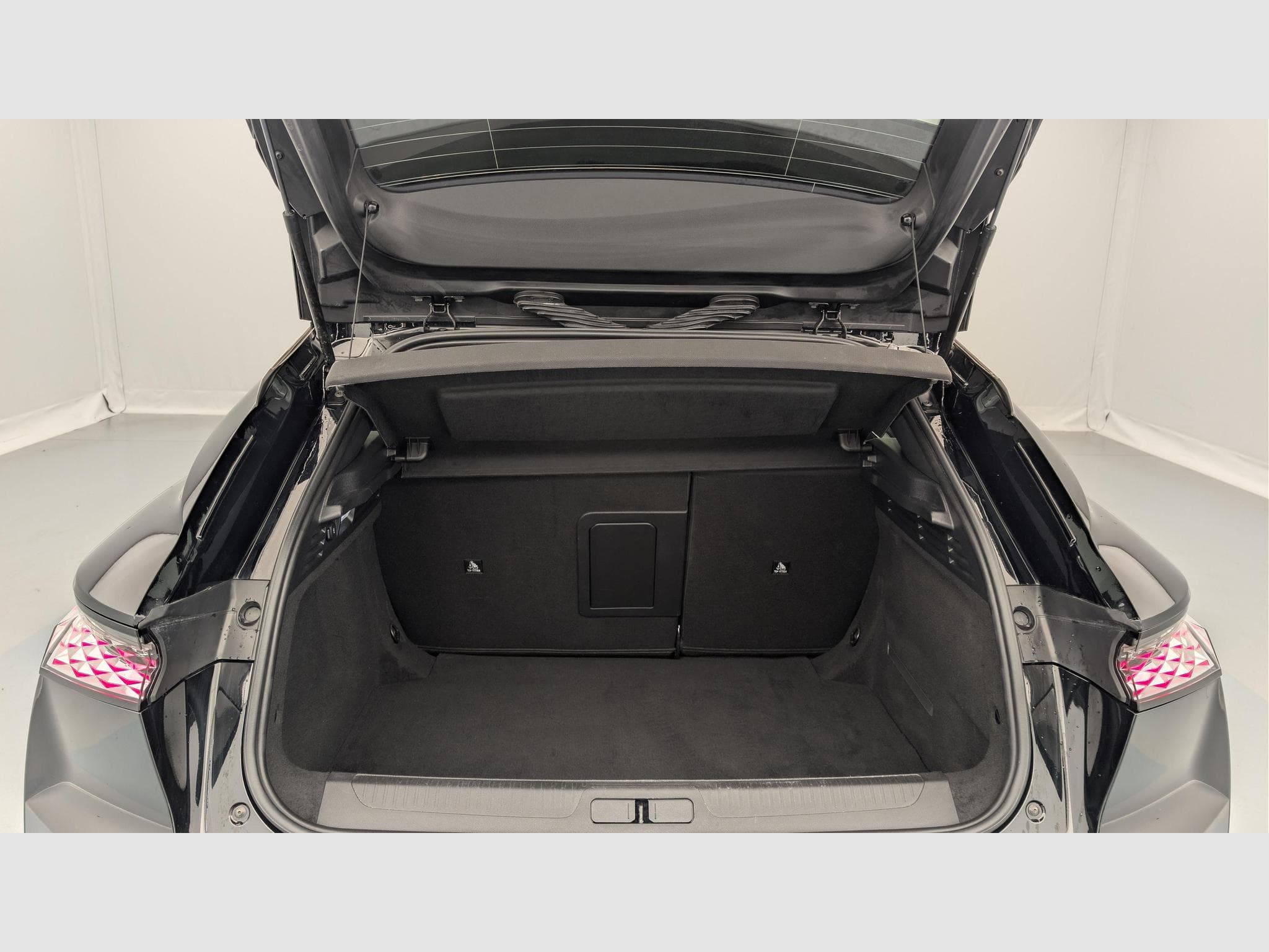 DS Automobiles DS4 Hybride 145 e-DCT6 Etoile - Alcantara (2025) - Foto 8