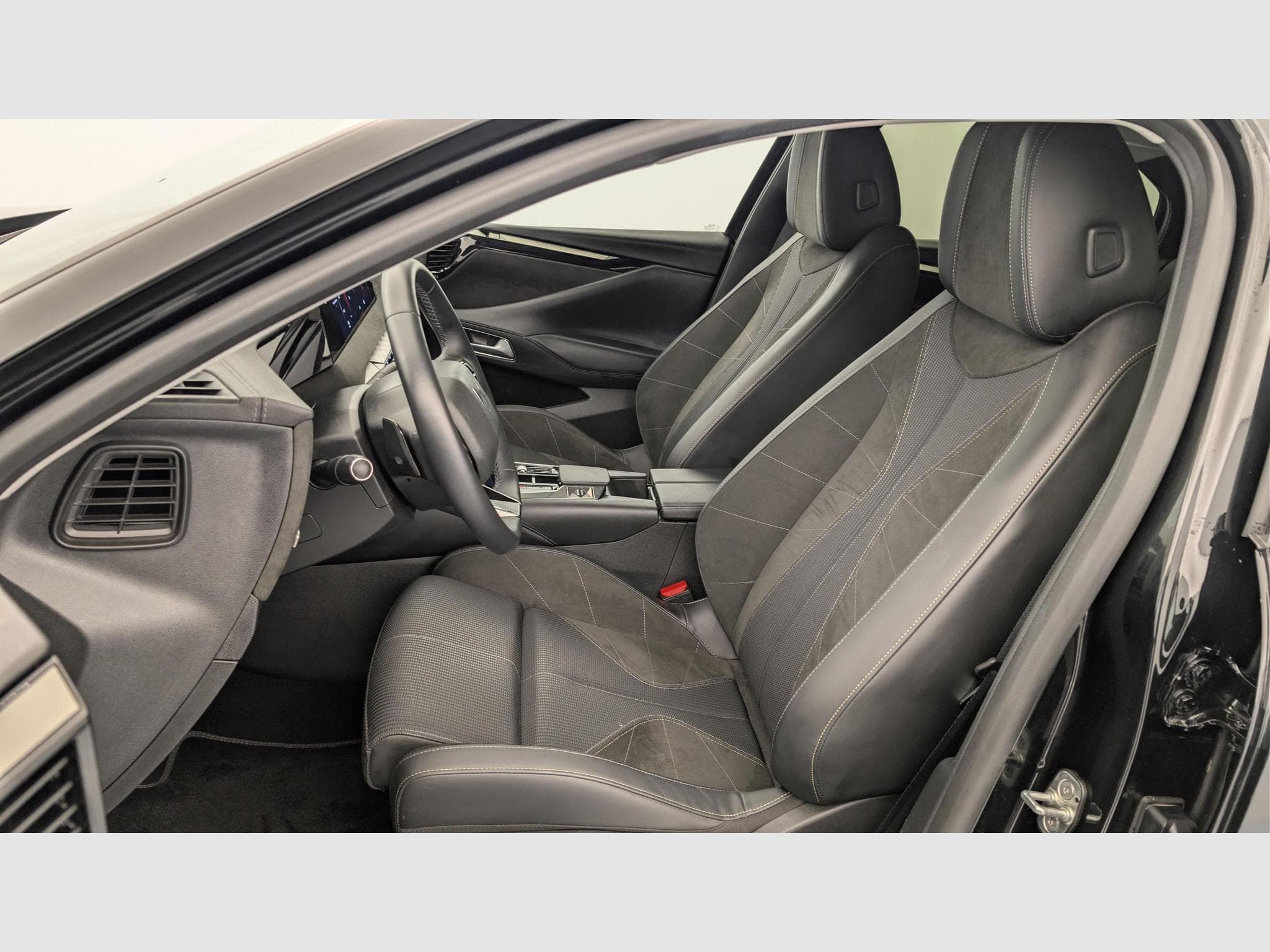 DS Automobiles DS4 Hybride 145 e-DCT6 Etoile - Alcantara (2025) - Foto 13