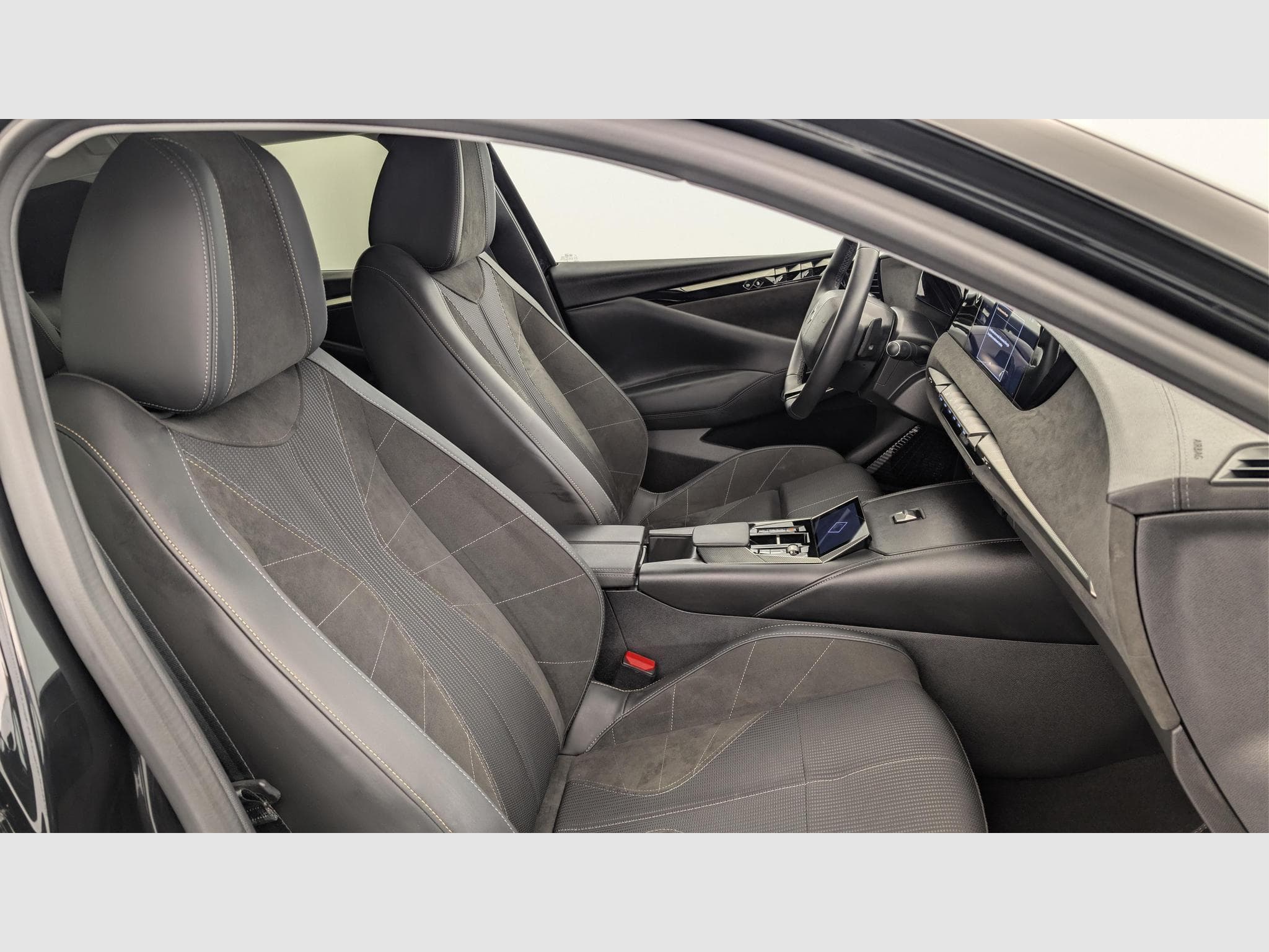 DS Automobiles DS4 Hybride 145 e-DCT6 Etoile - Alcantara (2025) - Foto 6