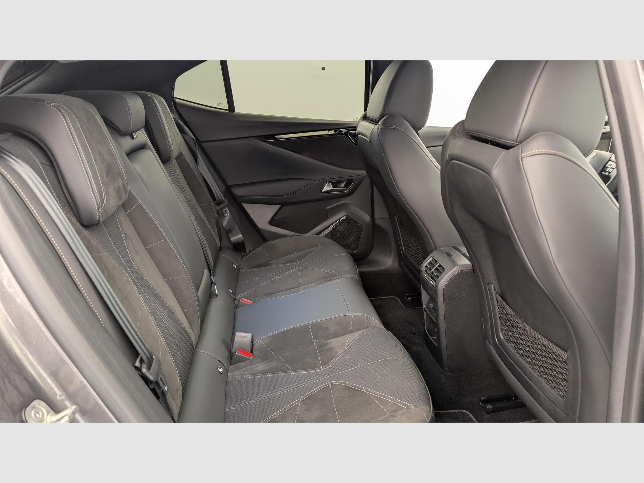 DS Automobiles DS4 Hybride 145 e-DCT6 Etoile - Alcantara (2025) - Foto 10