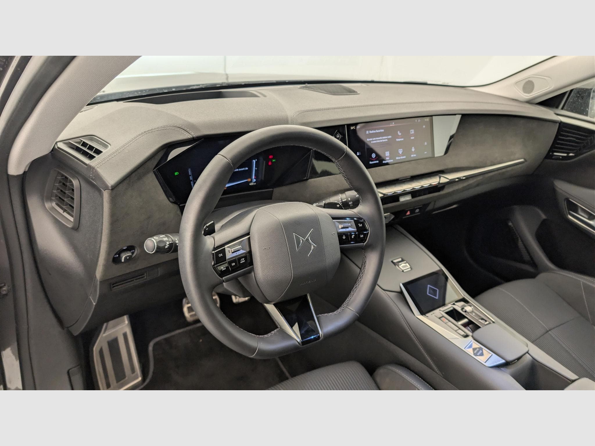 DS Automobiles DS4 Hybride 145 e-DCT6 Etoile - Alcantara (2025) - Foto 15