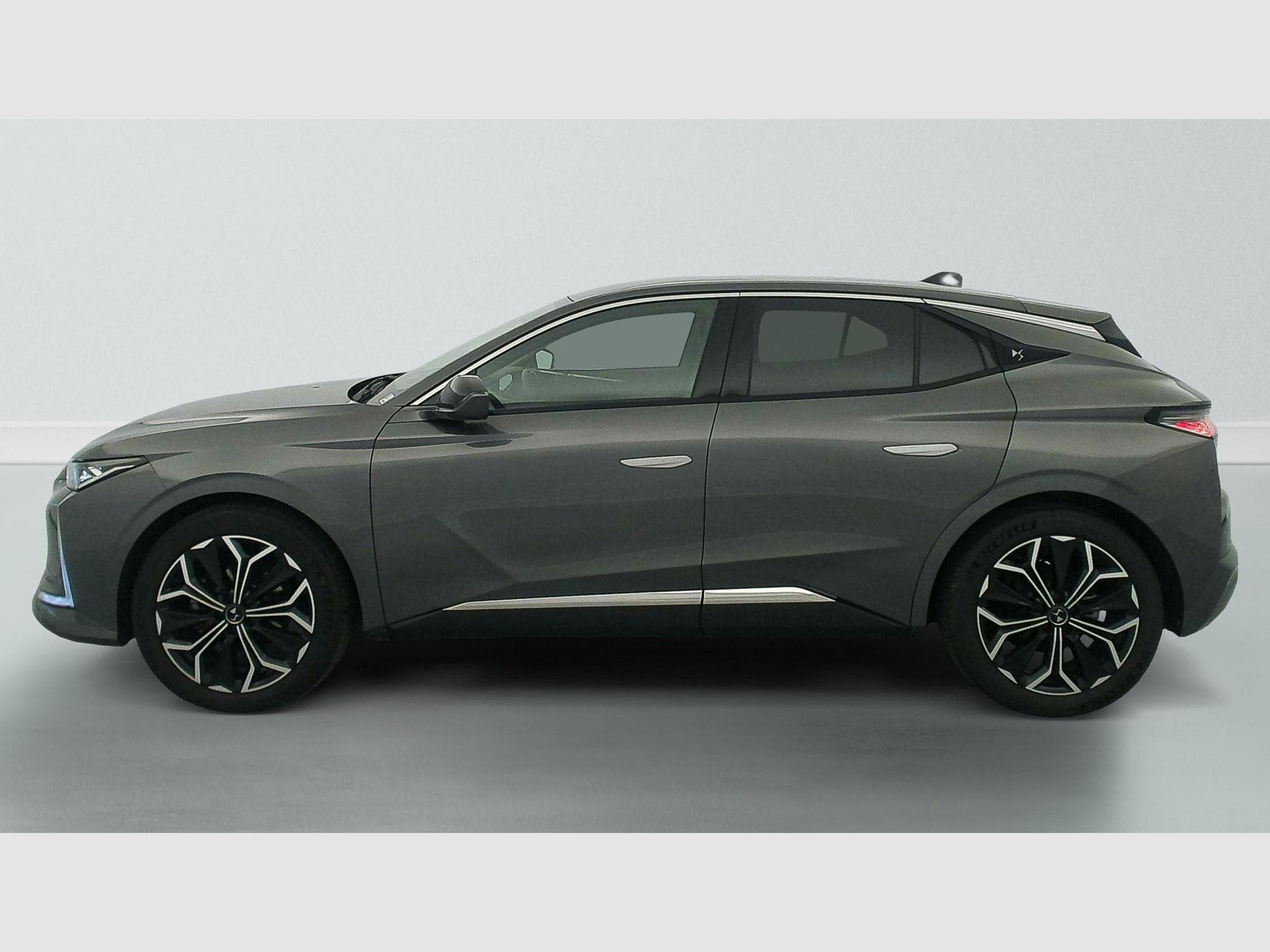 DS Automobiles DS4 Hybride 145 e-DCT6 Etoile - Alcantara (2025) - Foto 4