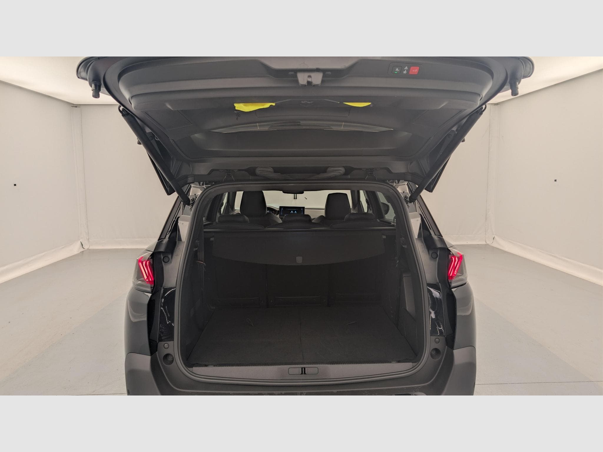 Peugeot 5008 Hybrid 136 e-DCS6 Allure Pack (2024) - Foto 11