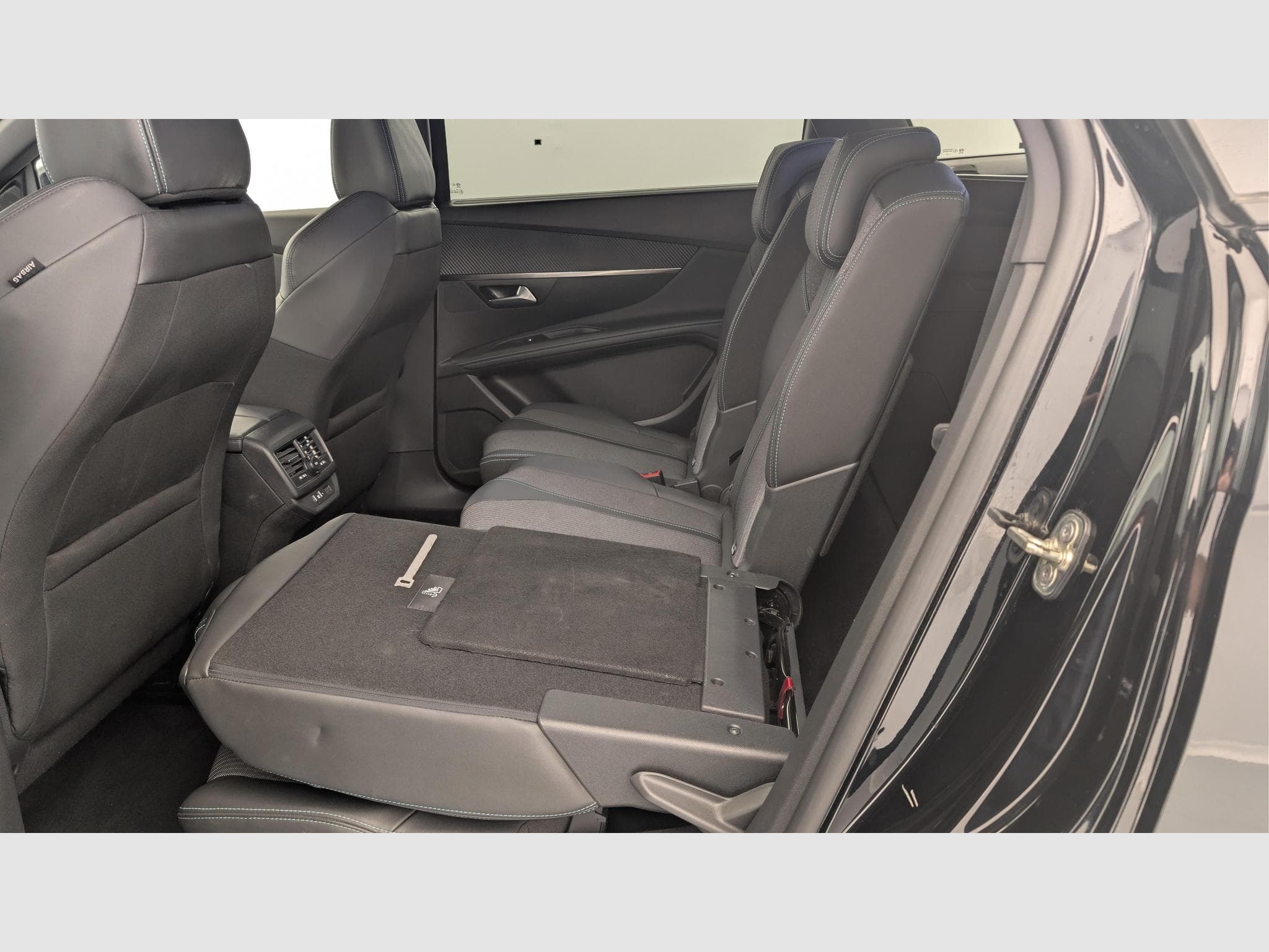 Peugeot 5008 Hybrid 136 e-DCS6 Allure Pack (2024) - Foto 12