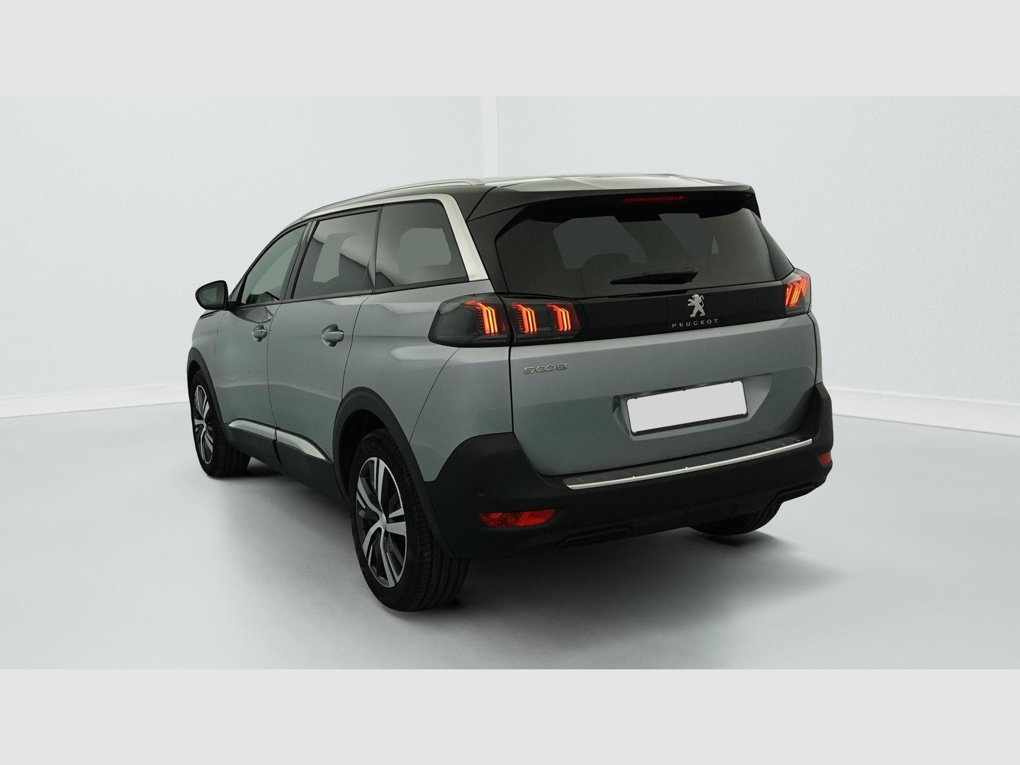 Peugeot 5008 Hybrid 136 e-DCS6 Allure Pack (2024) - Foto 5