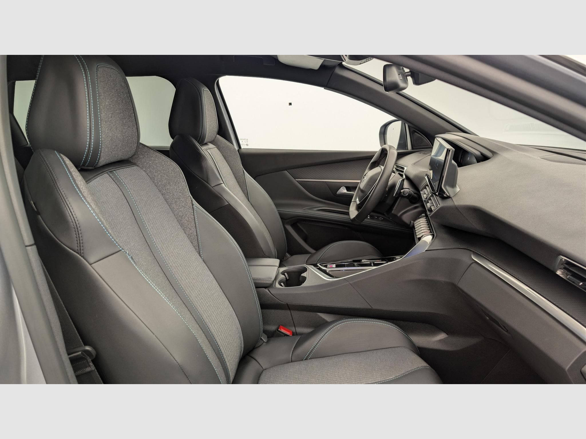 Peugeot 5008 Hybrid 136 e-DCS6 Allure Pack (2024) - Foto 9