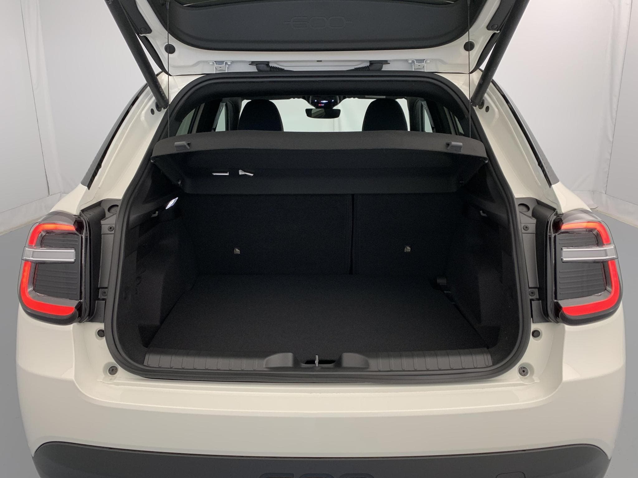 Fiat 600 T-Gen 3 1.2 Hybrid 145ch eDCT6 Sport (2026) - Foto 11