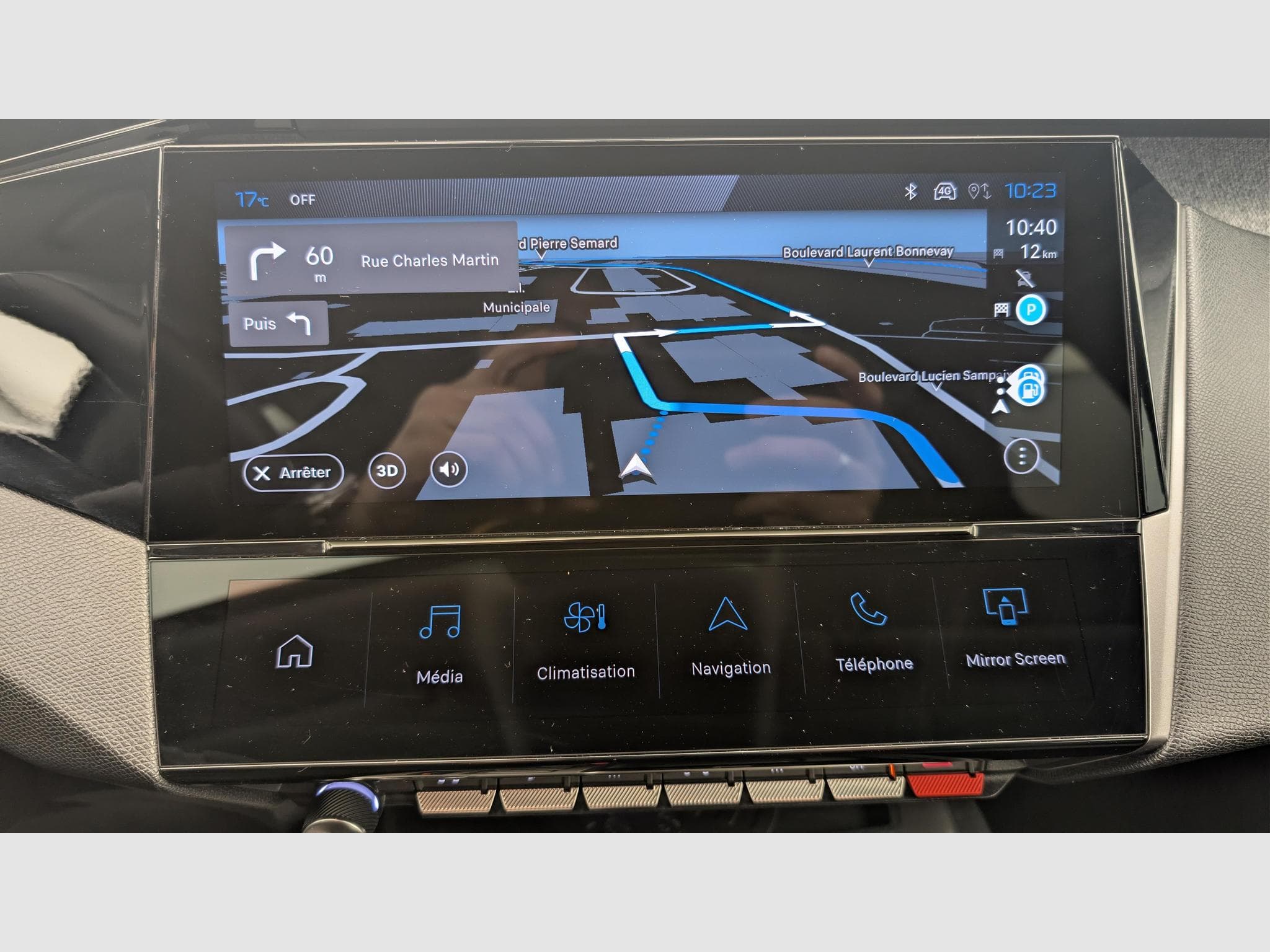 Peugeot 408 Hybrid 136 e-DCS6 Allure (2025) - Foto 18