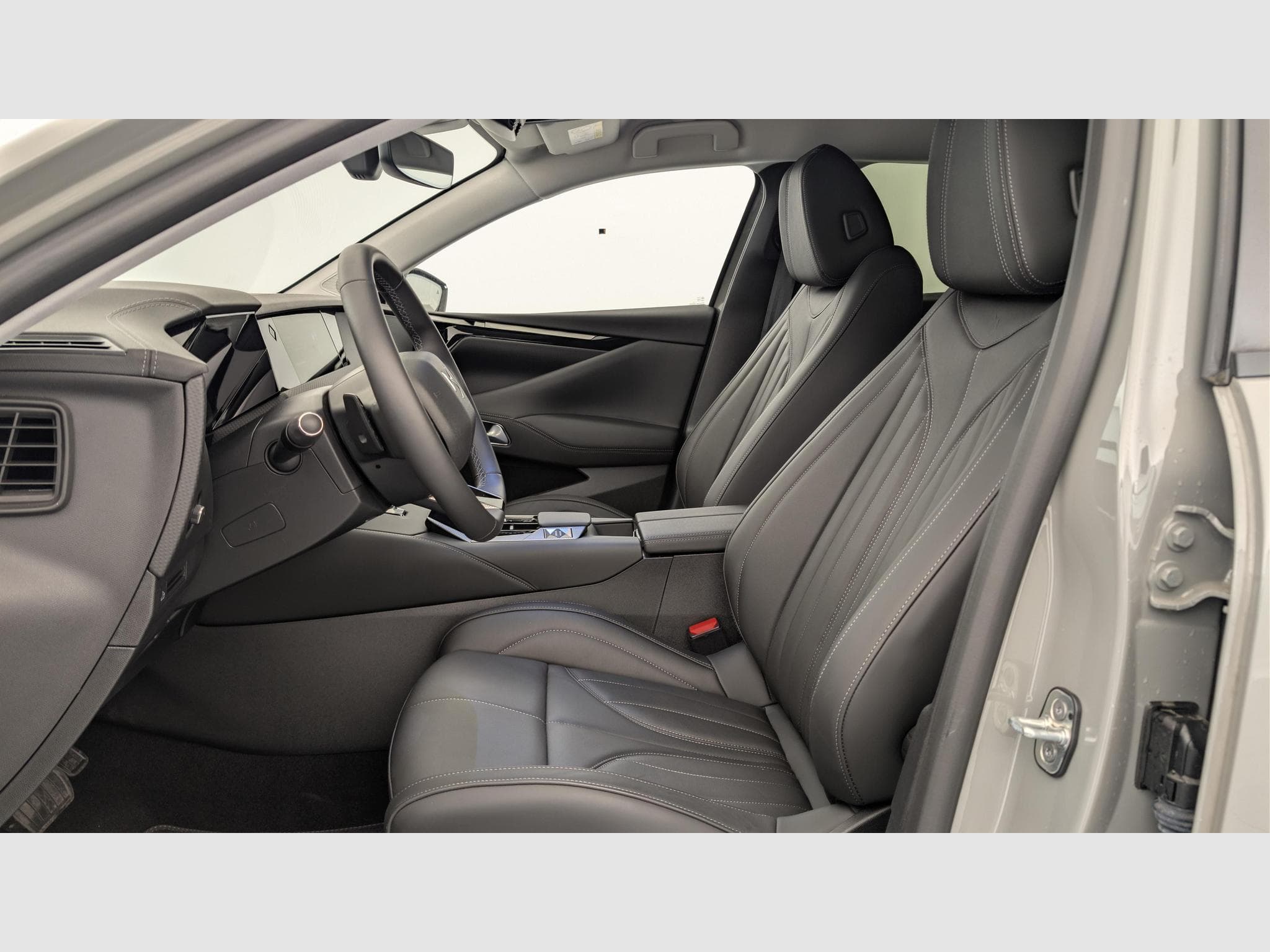 DS Automobiles DS4 PureTech 130 EAT8 Rivoli (2024) - Foto 14
