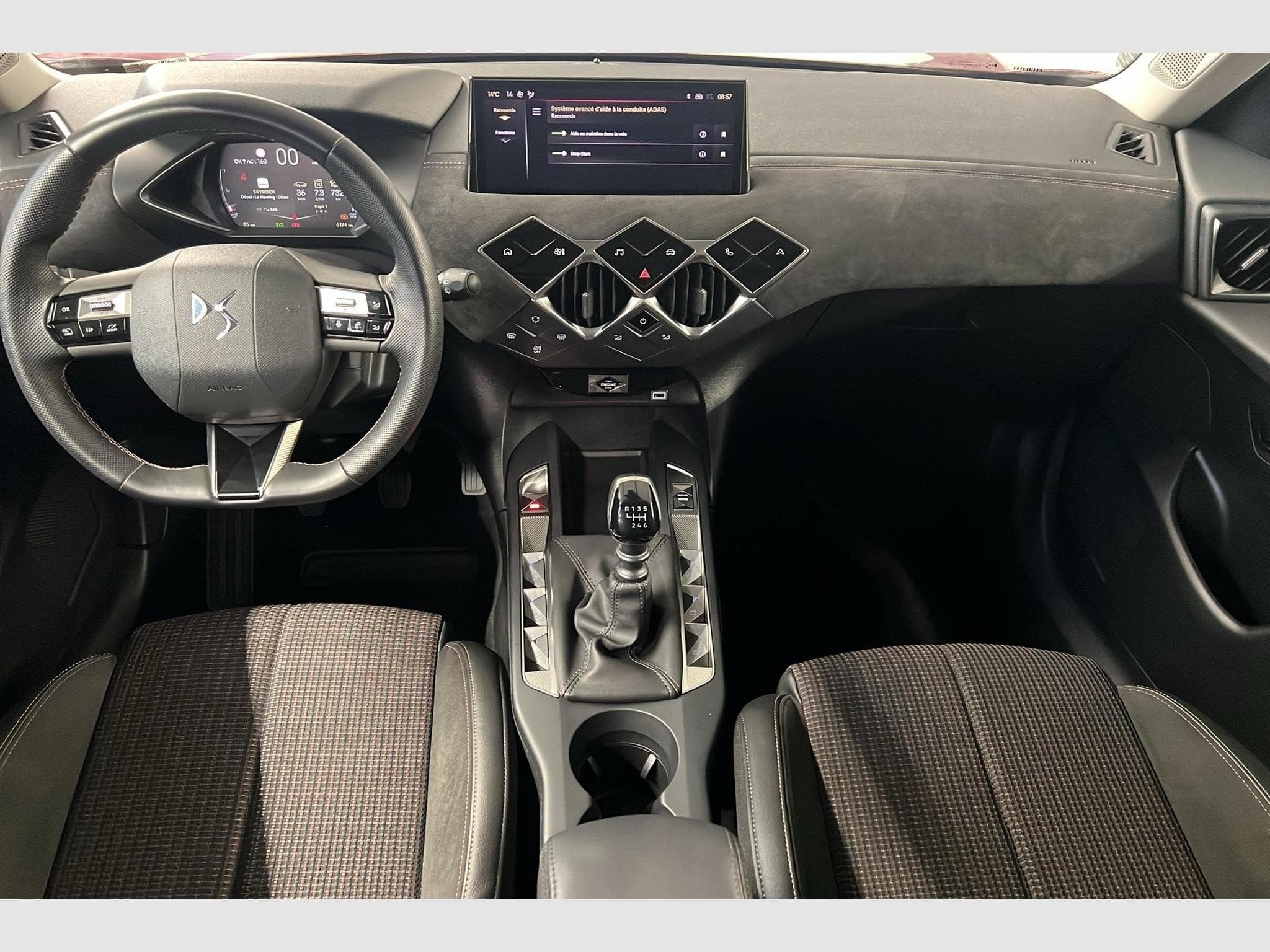 DS Automobiles DS3 PureTech 100 BVM6 Performance Line (2024) - Foto 12