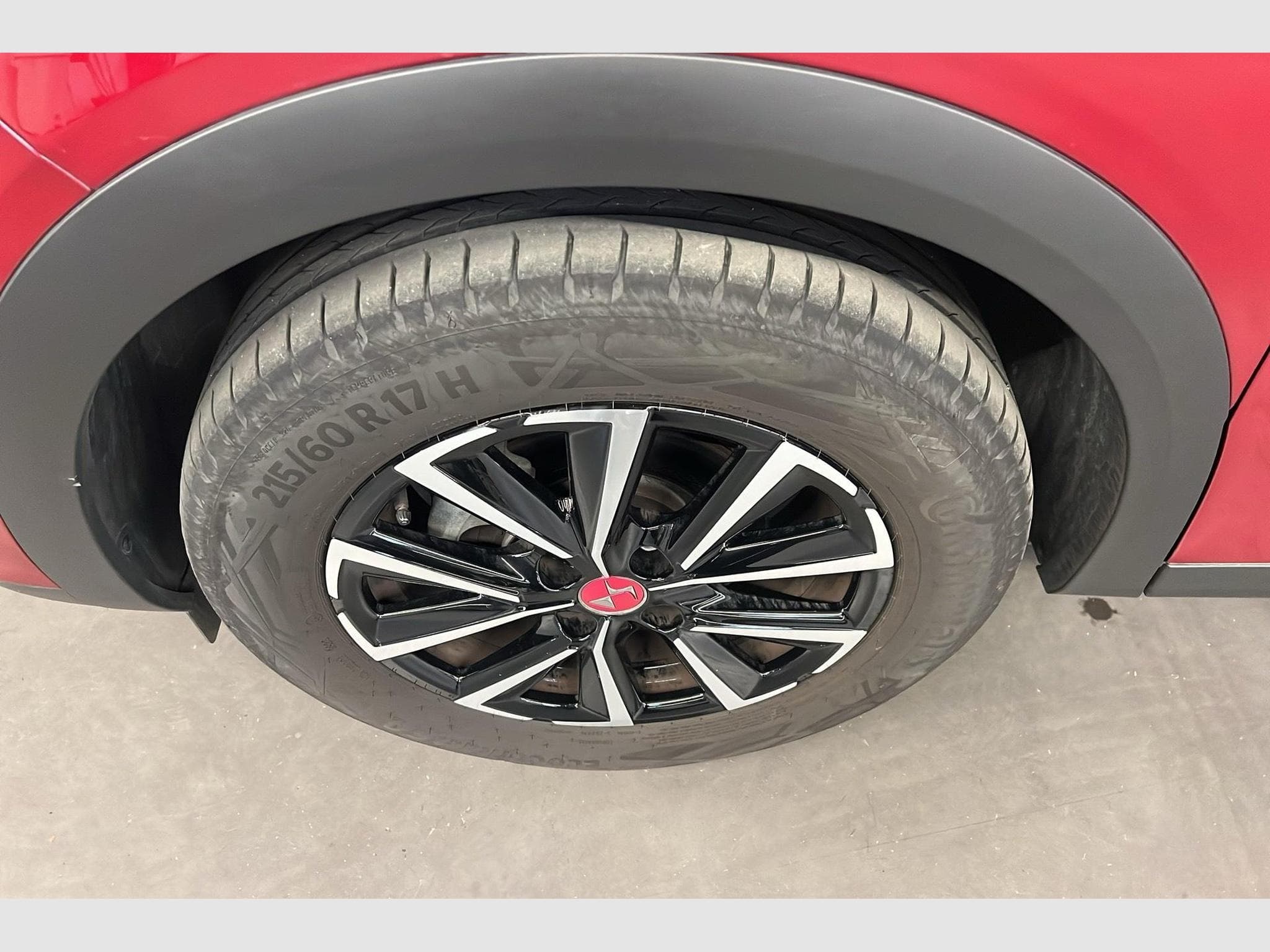 DS Automobiles DS3 PureTech 100 BVM6 Performance Line (2024) - Foto 20