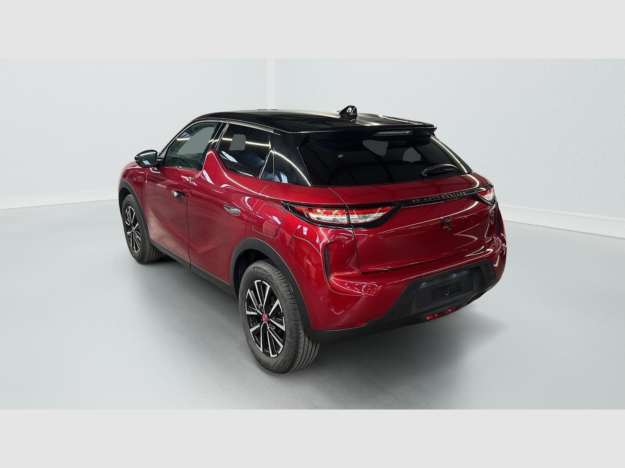 DS Automobiles DS3 PureTech 100 BVM6 Performance Line (2024) - Foto 5