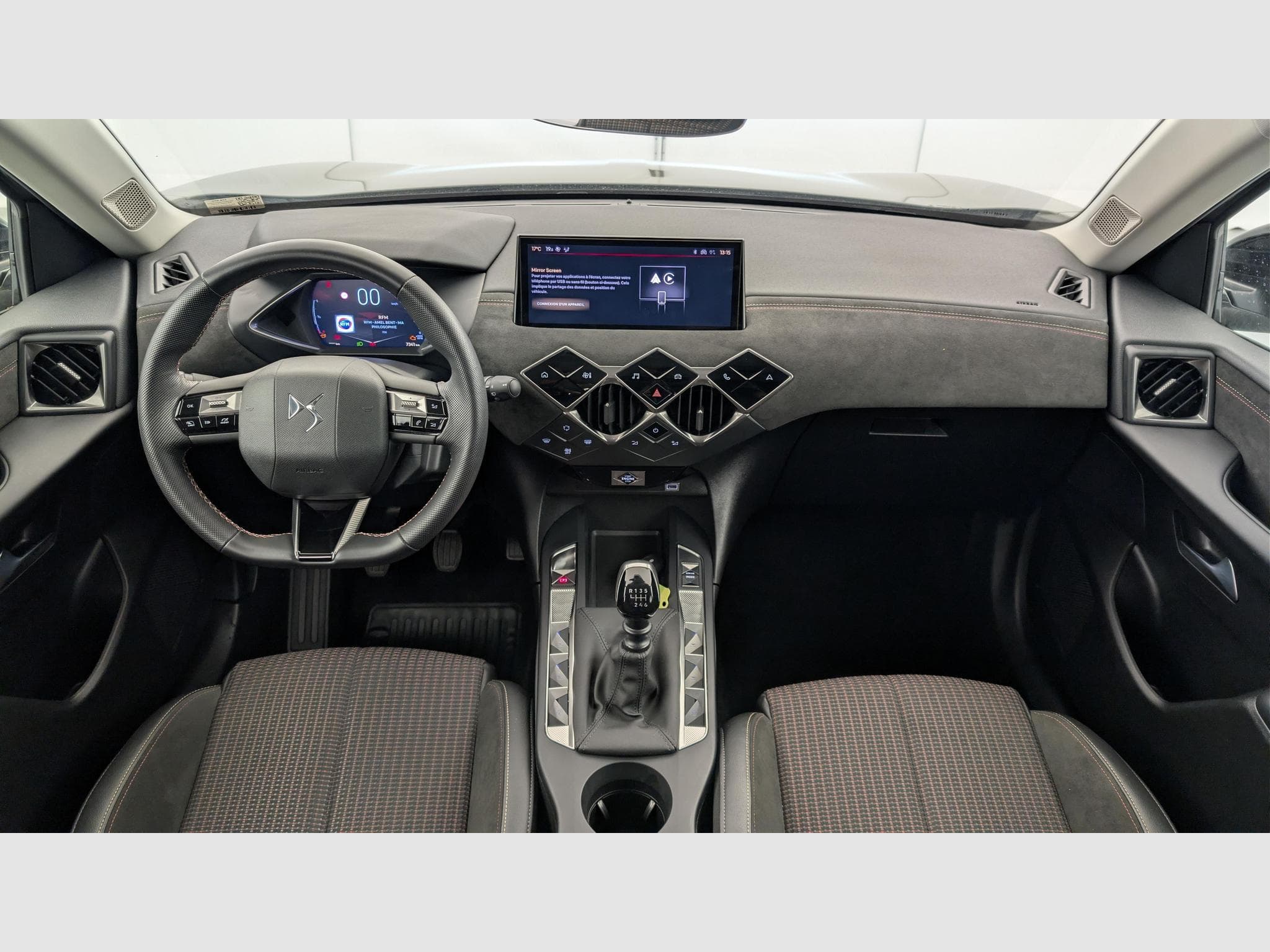 DS Automobiles DS3 PureTech 100 BVM6 Performance Line (2024) - Foto 13