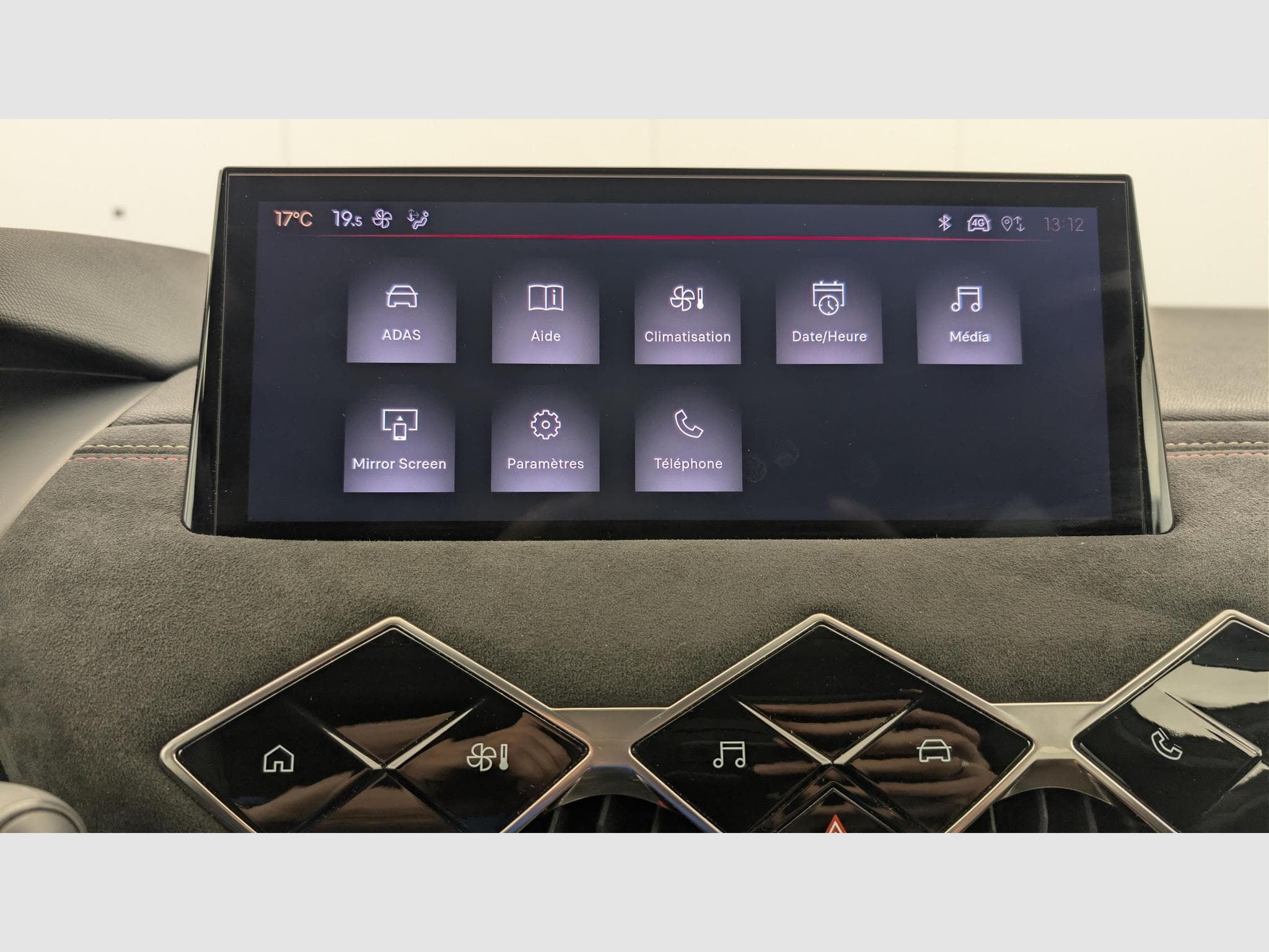 DS Automobiles DS3 PureTech 100 BVM6 Performance Line (2024) - Foto 17
