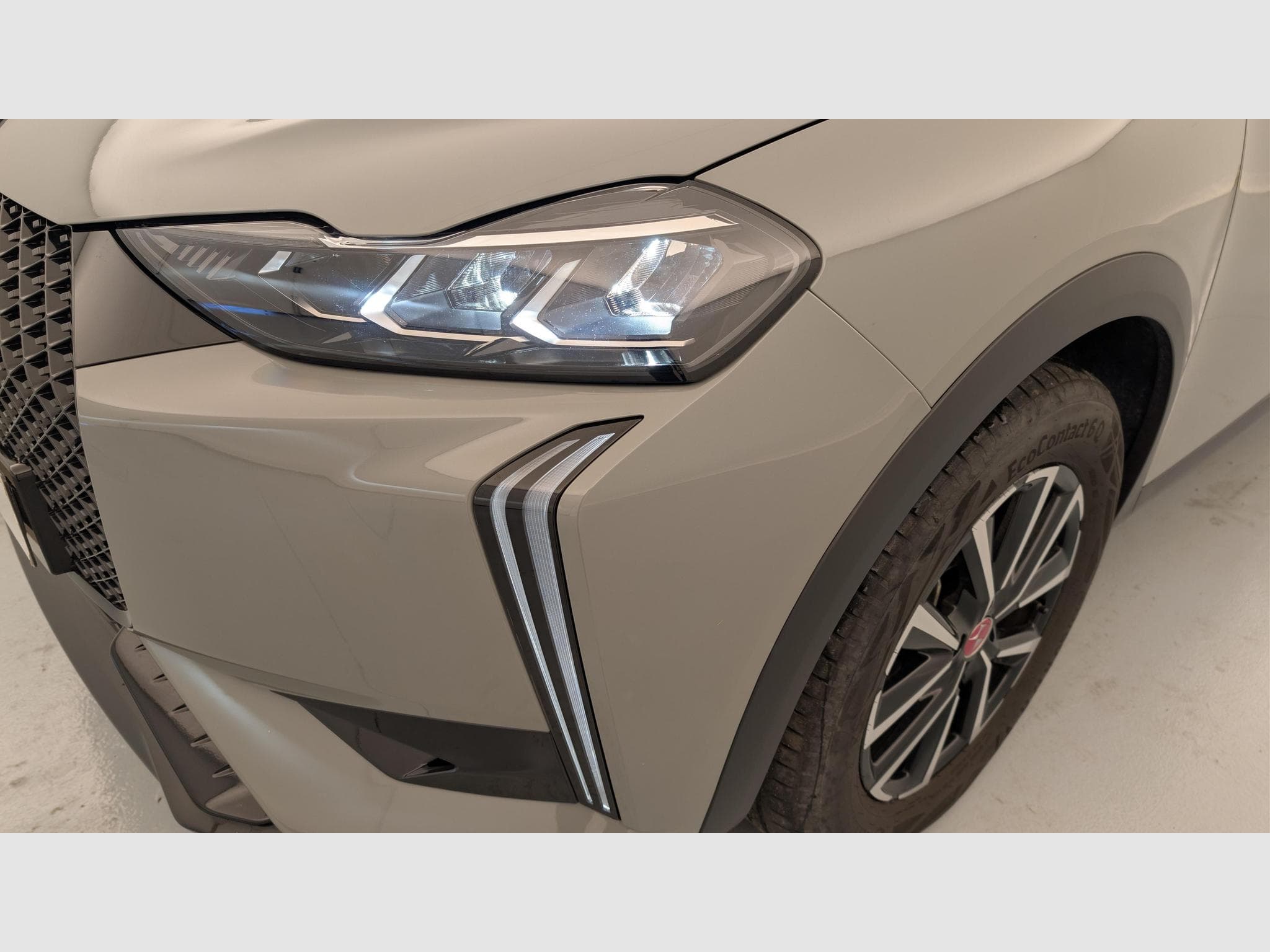 DS Automobiles DS3 PureTech 100 BVM6 Performance Line (2024) - Foto 20