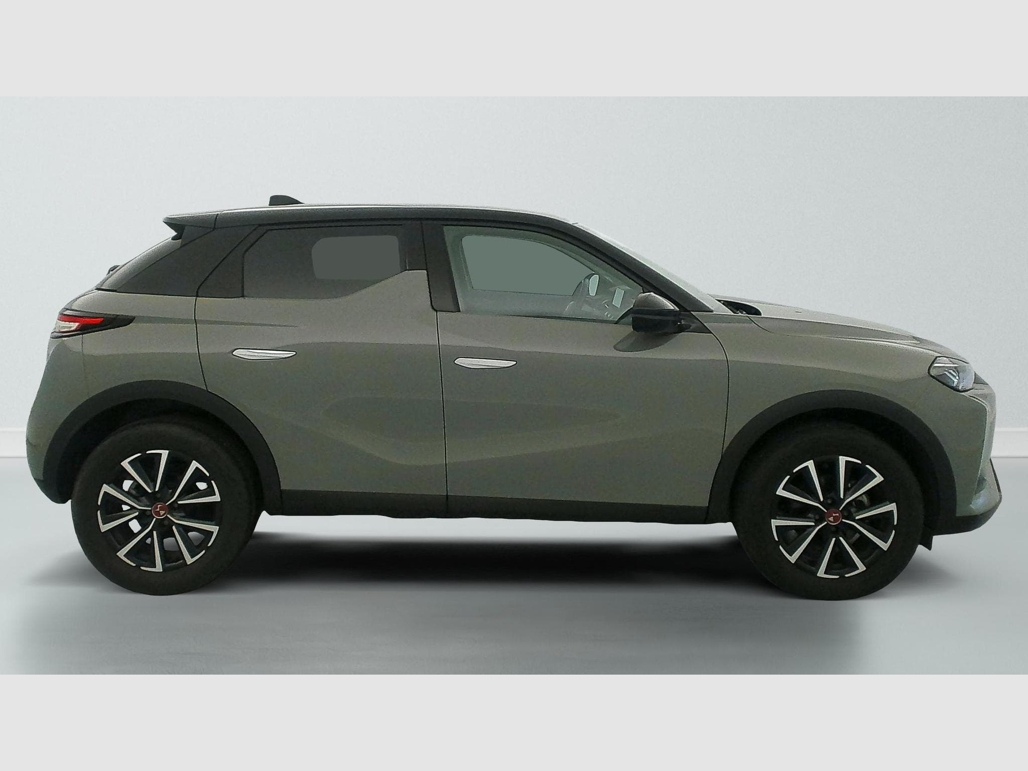 DS Automobiles DS3 PureTech 100 BVM6 Performance Line (2024) - Foto 8