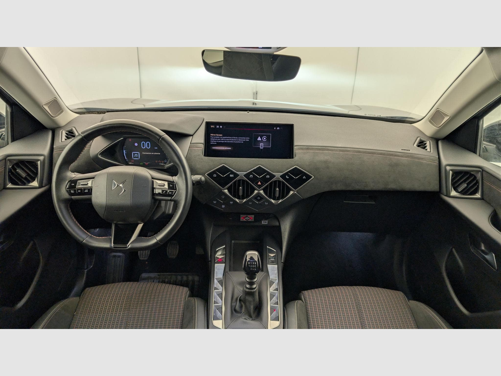 DS Automobiles DS3 PureTech 100 BVM6 Performance Line (2024) - Foto 13