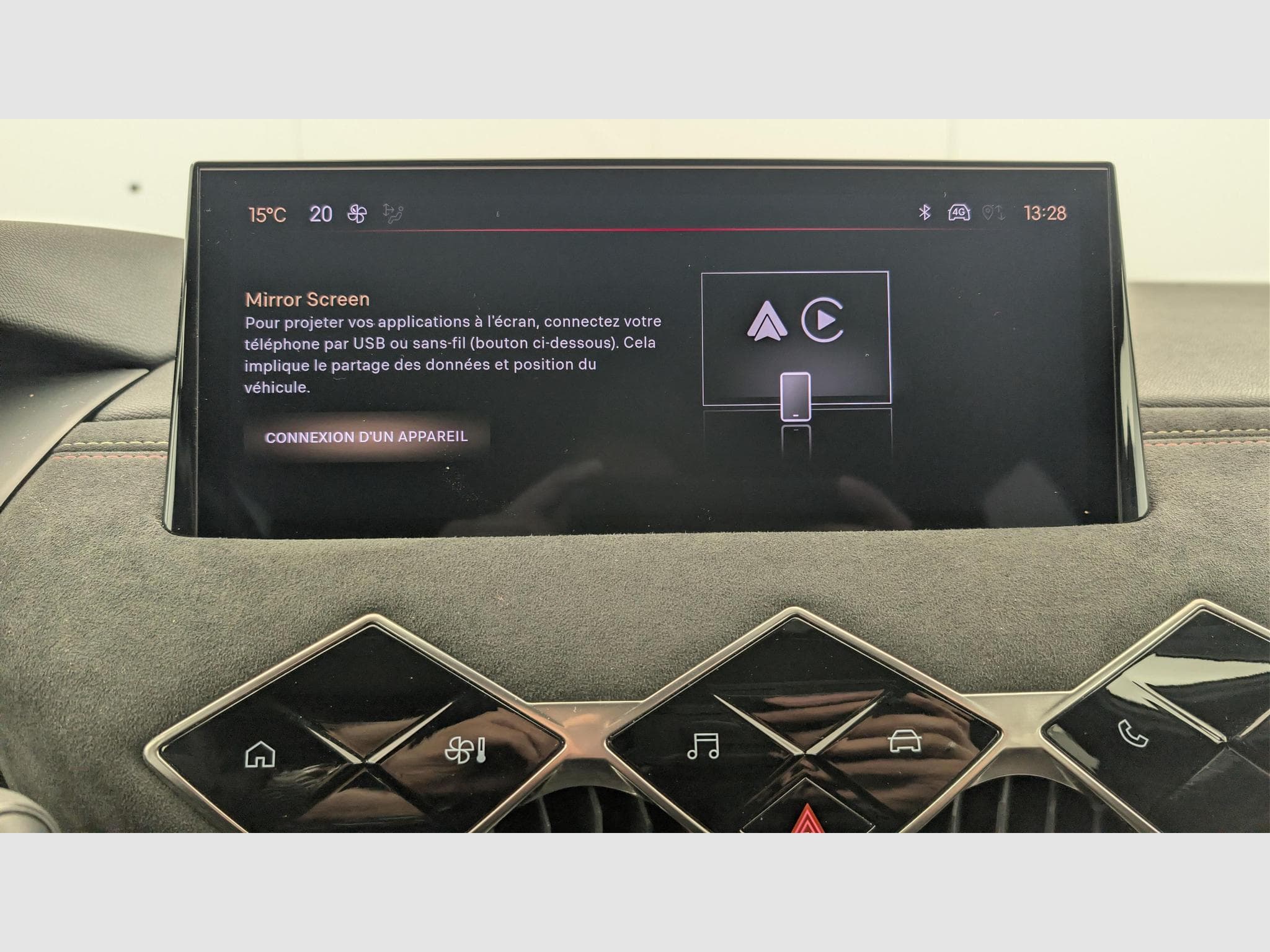 DS Automobiles DS3 PureTech 100 BVM6 Performance Line (2024) - Foto 18