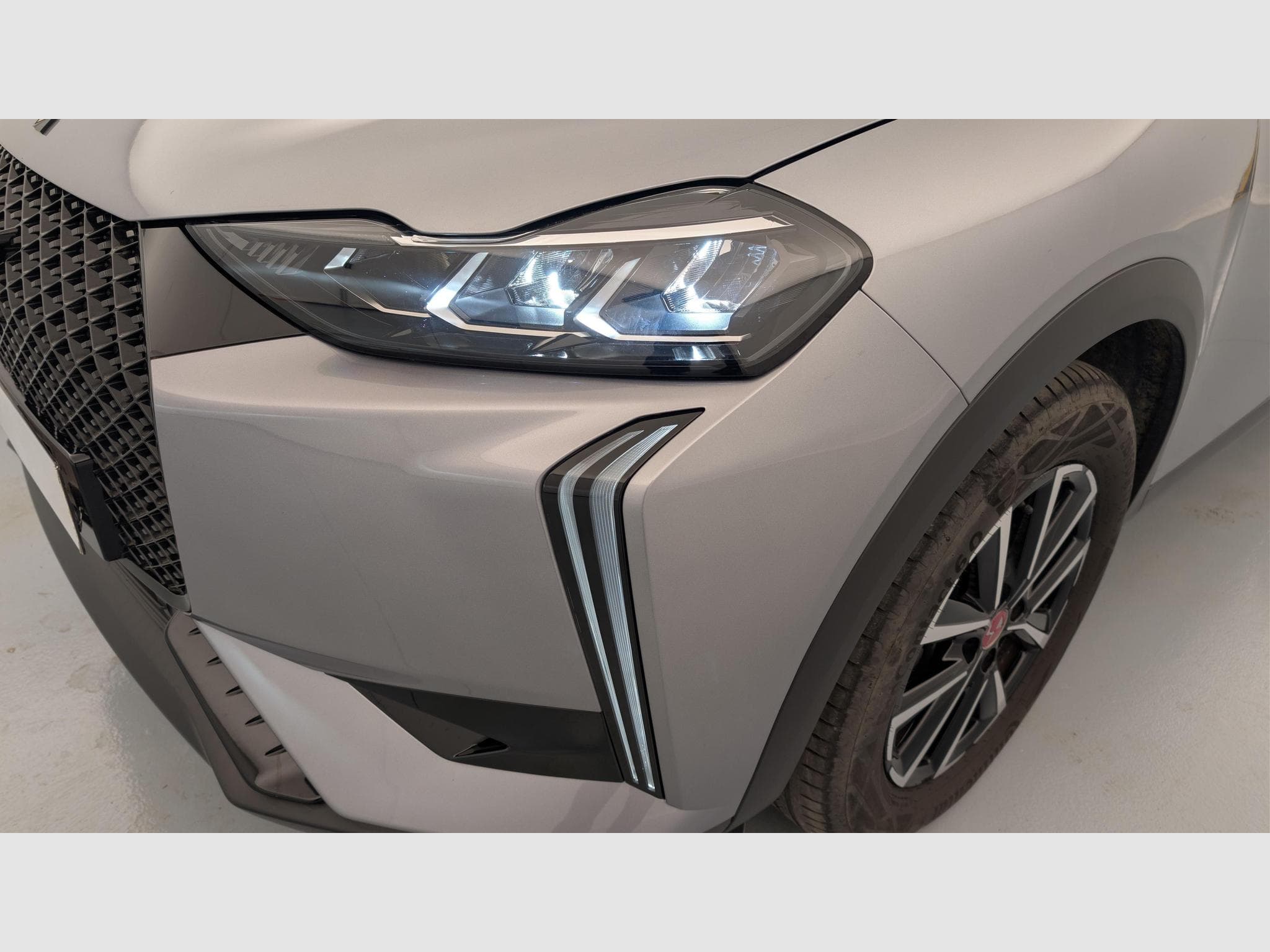 DS Automobiles DS3 PureTech 100 BVM6 Performance Line (2024) - Foto 19