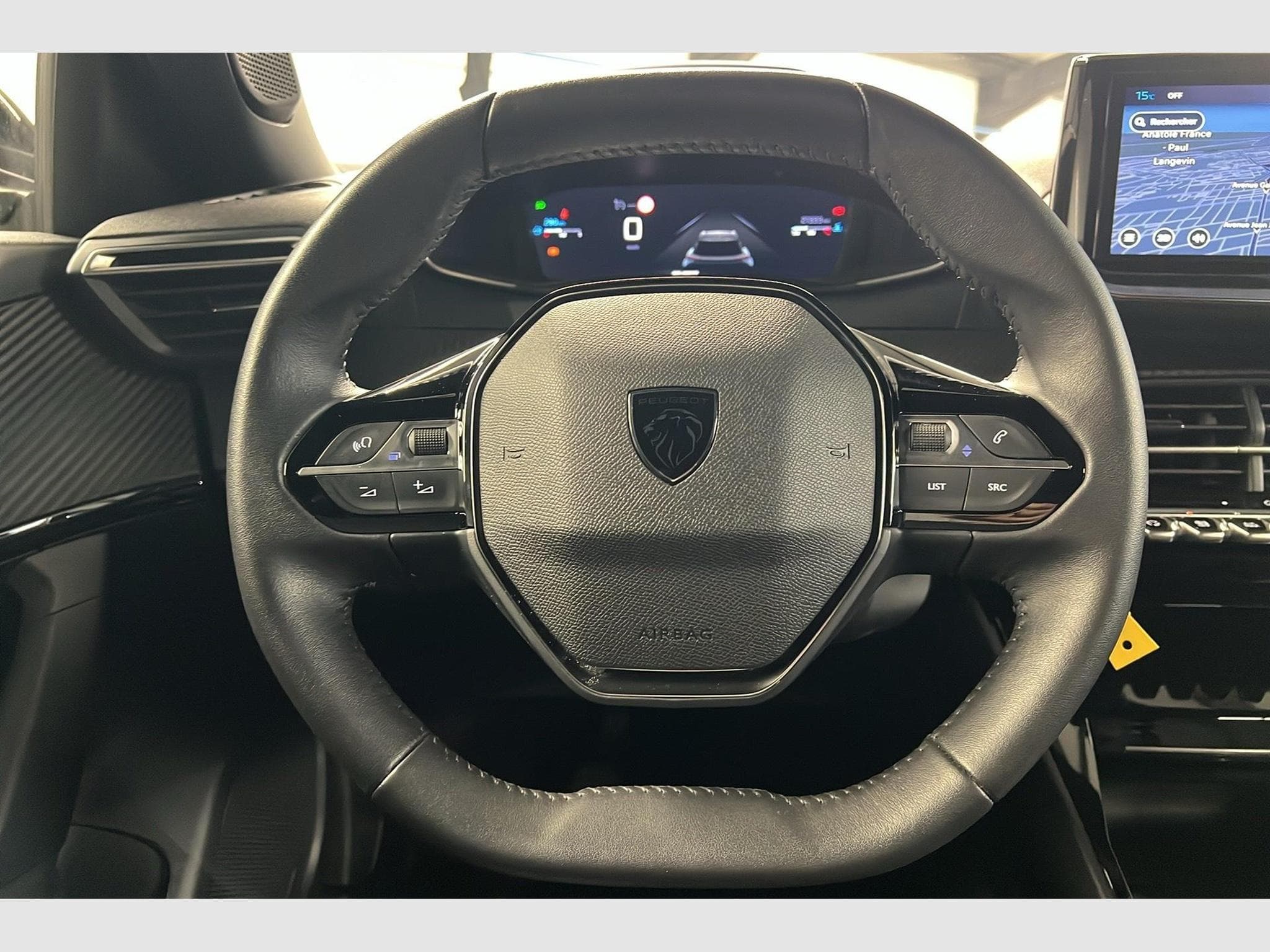 Peugeot 2008 PureTech 100 S&S BVM6 Allure (2024) - Foto 20