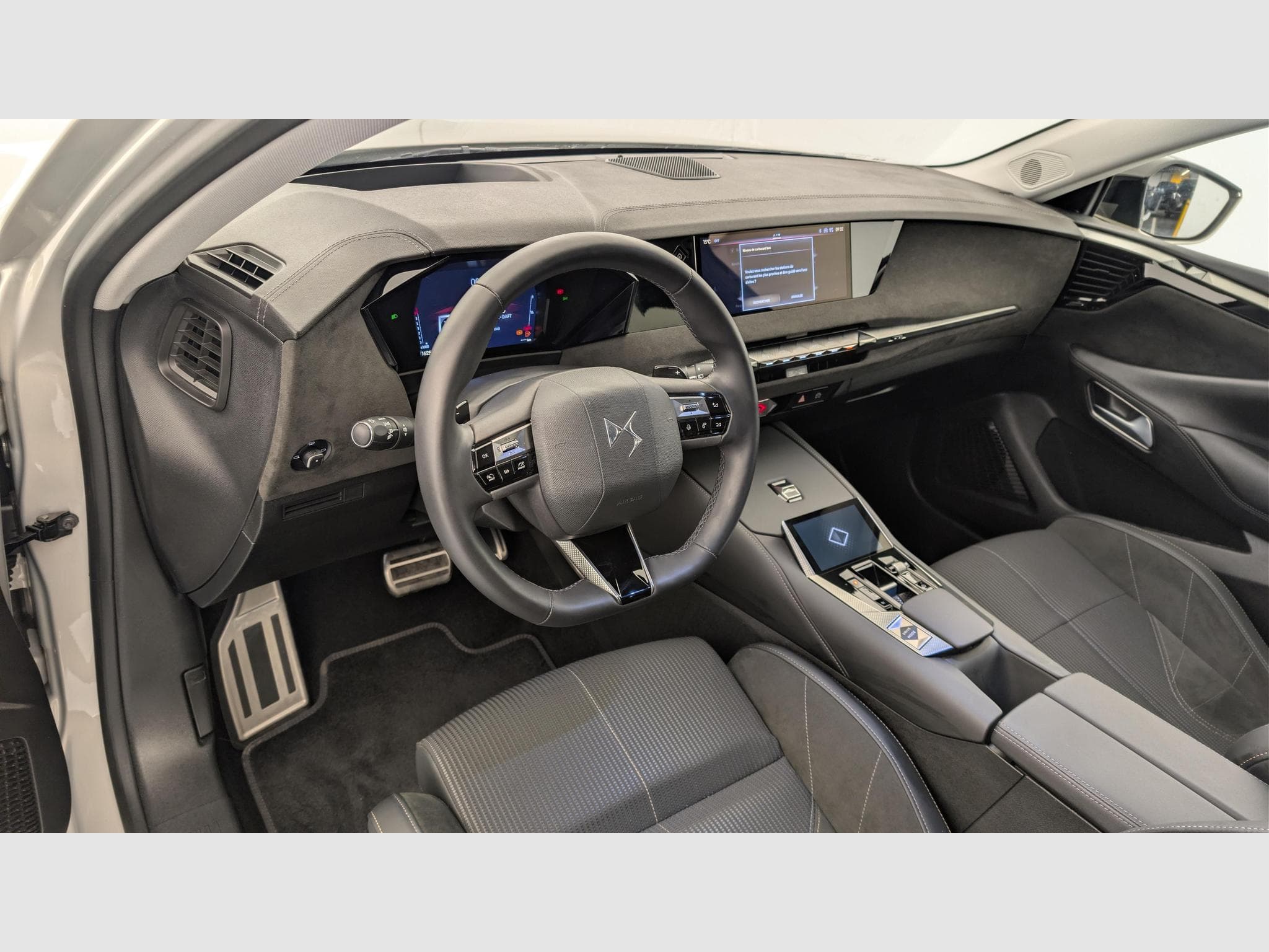 DS Automobiles DS4 PureTech 130 EAT8 Etoile - Alcantara (2024) - Foto 15