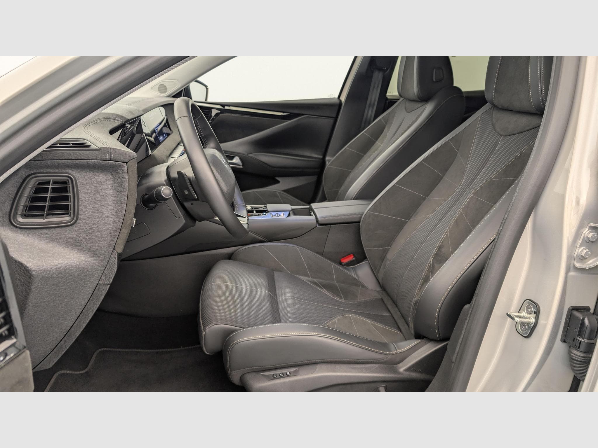 DS Automobiles DS4 PureTech 130 EAT8 Etoile - Alcantara (2024) - Foto 16