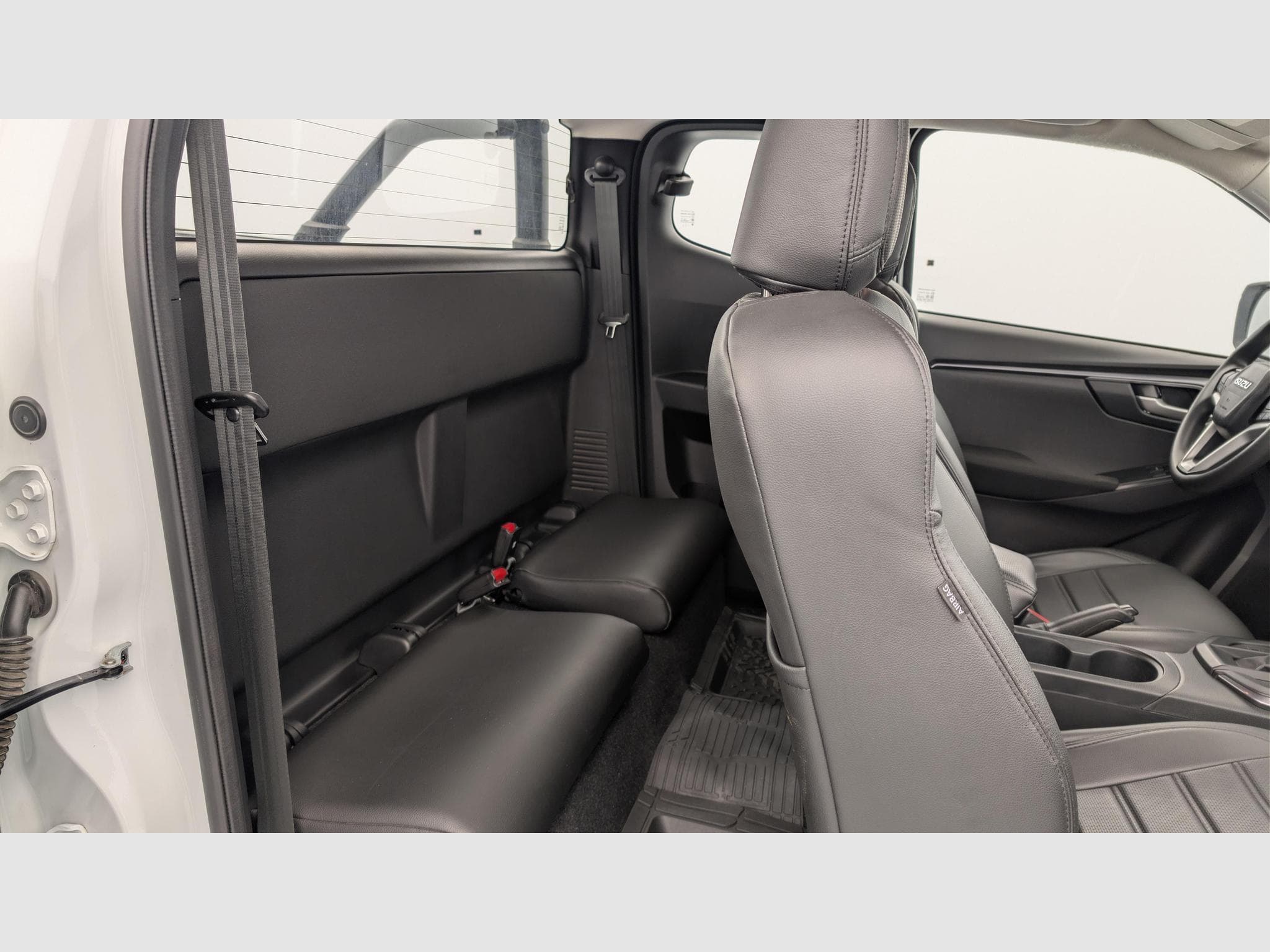 Isuzu D-MAX N60 SPACE CAB 1.9 164 CH 4X4 BVA BB (2024) - Foto 10