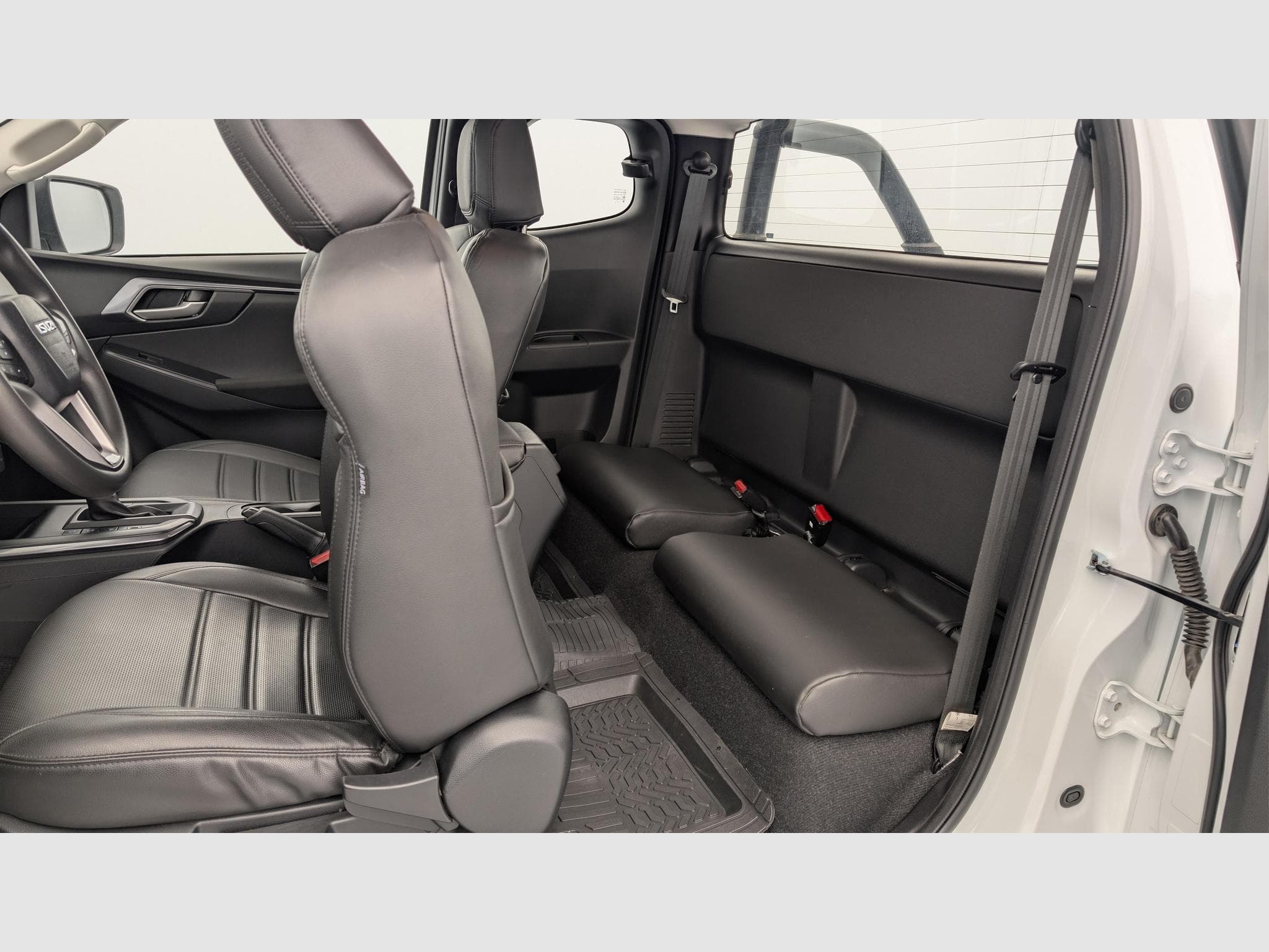 Isuzu D-MAX N60 SPACE CAB 1.9 164 CH 4X4 BVA BB (2024) - Foto 12