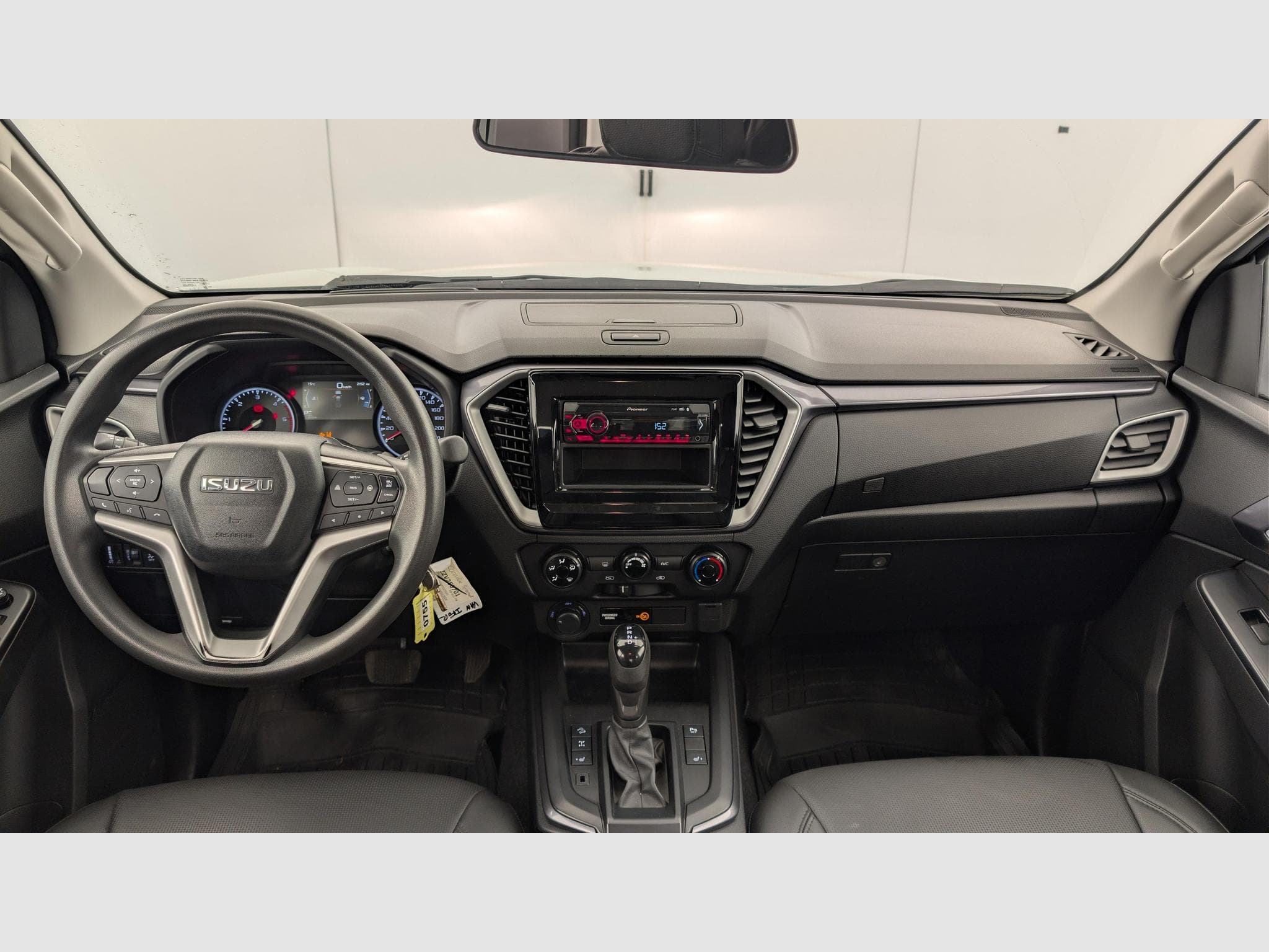Isuzu D-MAX N60 SPACE CAB 1.9 164 CH 4X4 BVA BB (2024) - Foto 13