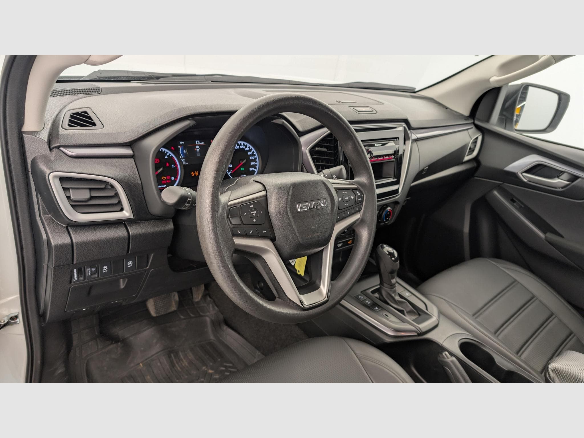 Isuzu D-MAX N60 SPACE CAB 1.9 164 CH 4X4 BVA BB (2024) - Foto 15