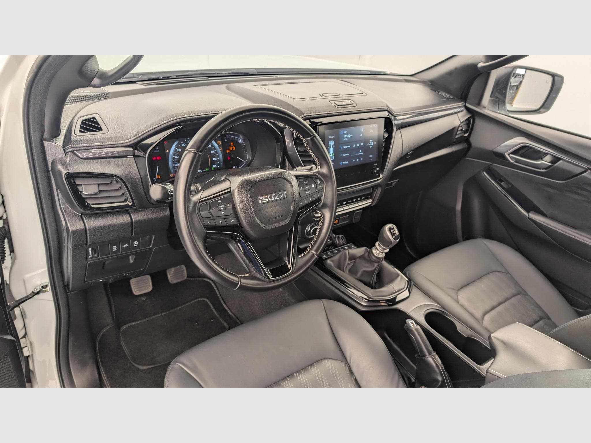 Isuzu D-MAX 1.9 4X4 SPACE CAB N60 NSPORT MT (2024) - Photo 16