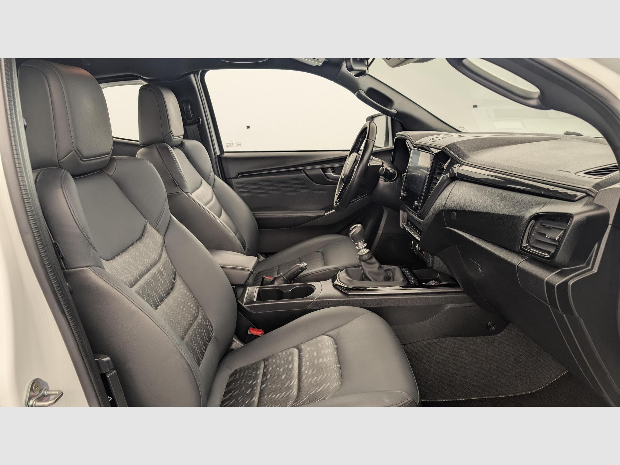 Isuzu D-MAX 1.9 4X4 SPACE CAB N60 NSPORT MT (2024) - Photo 9