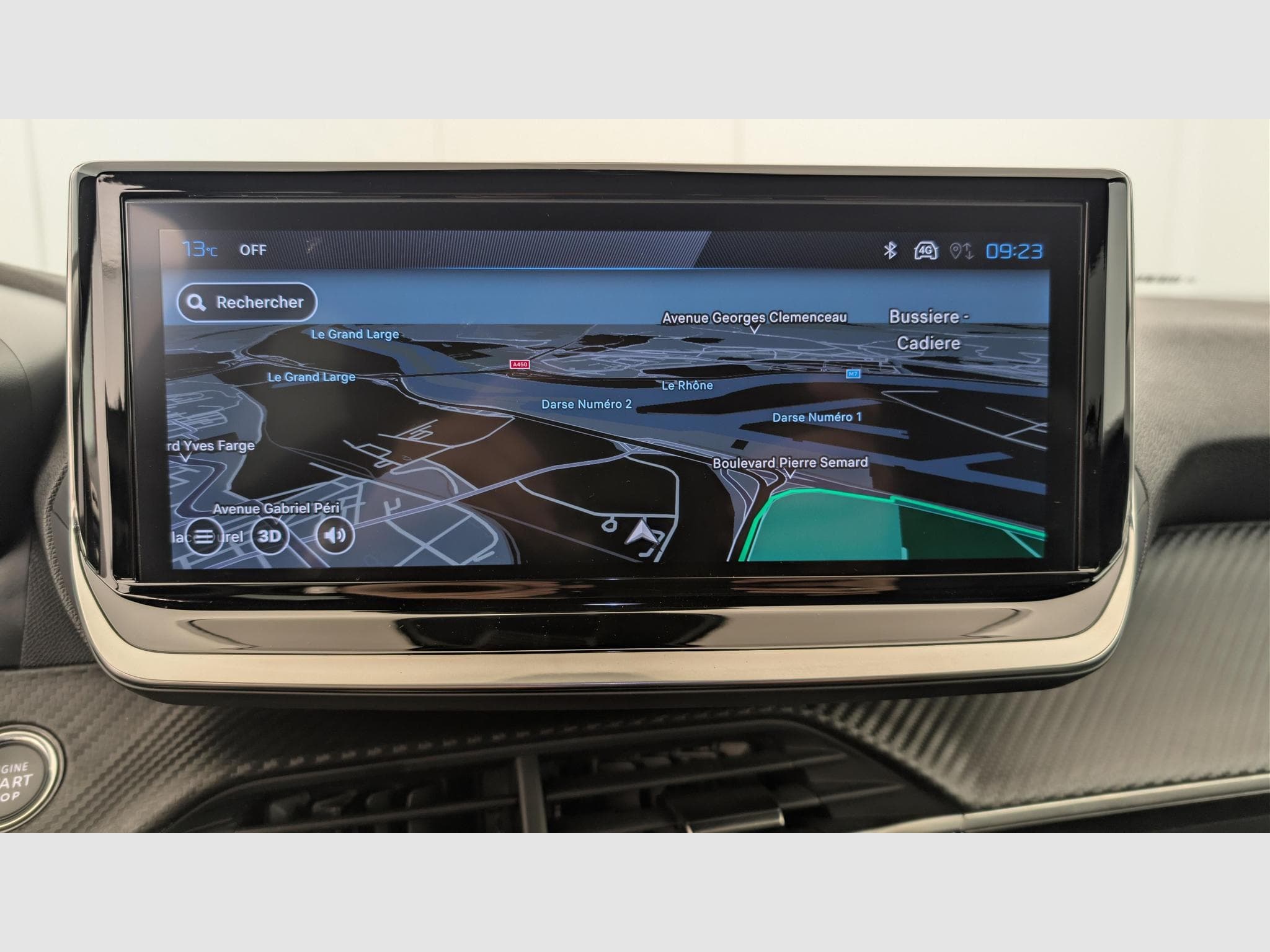 Peugeot 2008 100 S&S BVM6 Allure (2025) - Photo 19