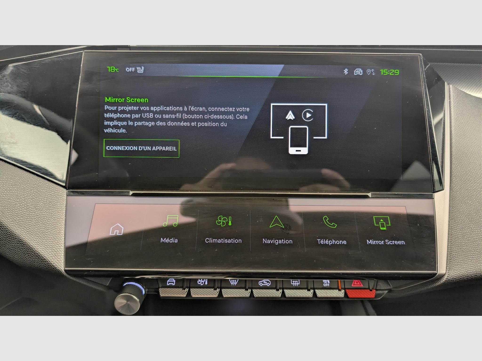 Peugeot 408 Hybrid 145 e-DCS6 GT (2025) - Photo 18