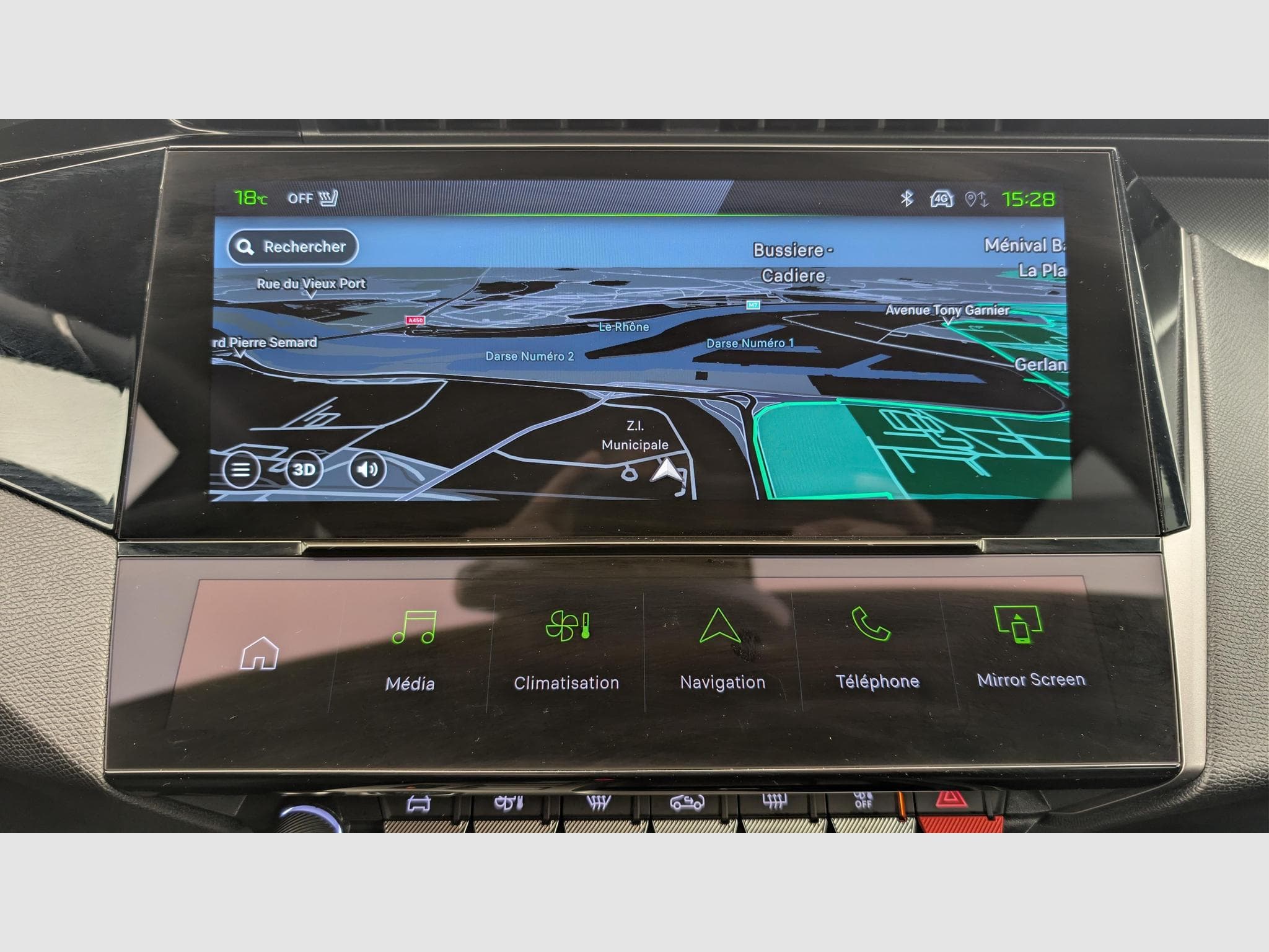Peugeot 408 Hybrid 145 e-DCS6 GT (2025) - Photo 19